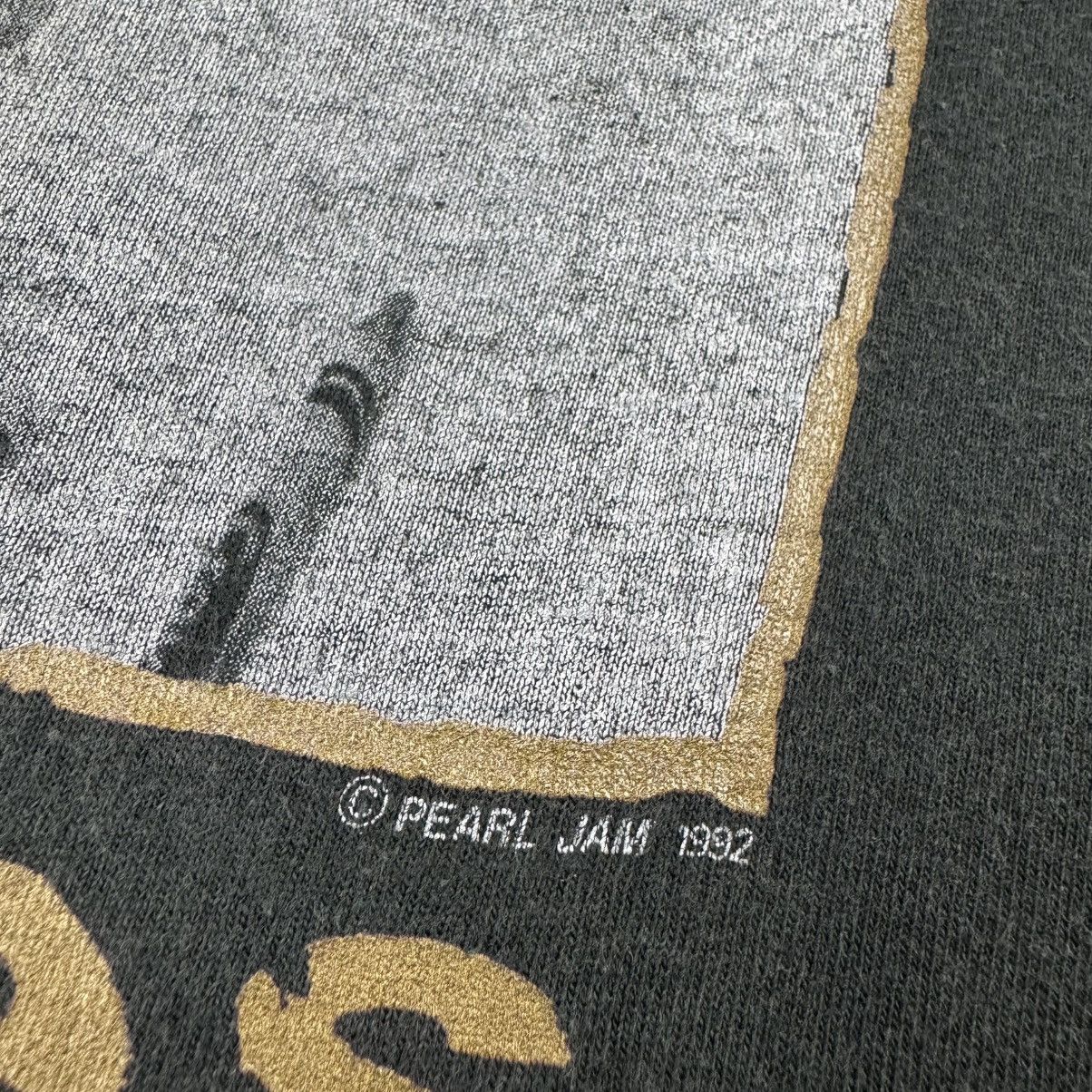 Band Tees Vintage 1992 Pearl Jam "Choices crayons over guns" T-shirt Size US L / EU 52-54 / 3 - 9 Thumbnail
