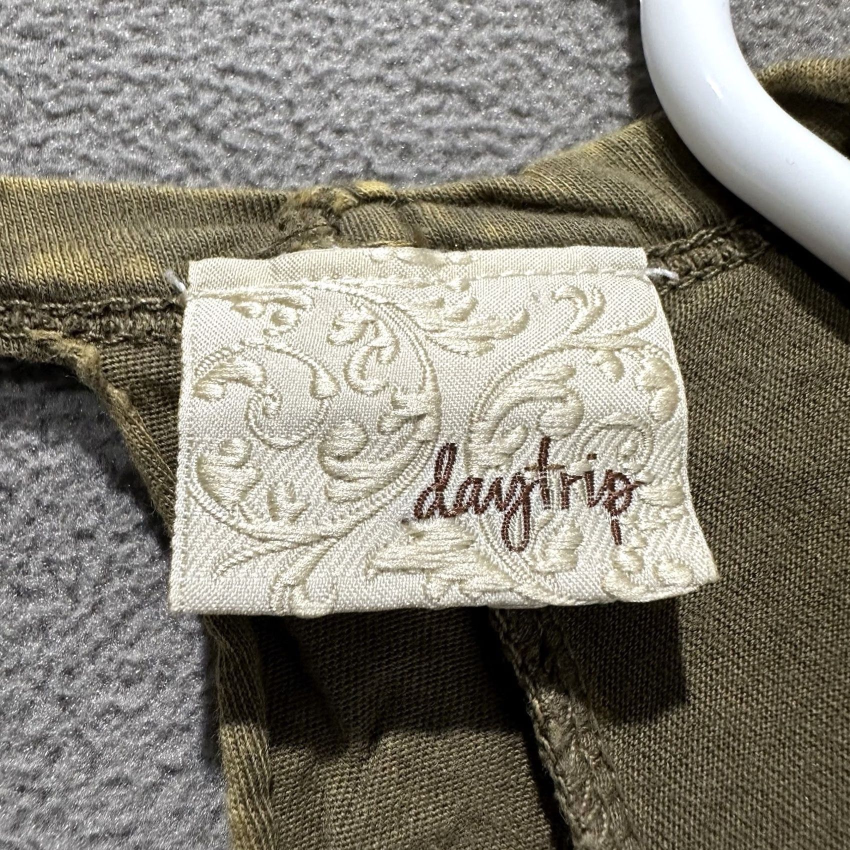 Vintage VINTAGE Daytrip Top Women Large Green Patina Skull Print Flag Embellished Grunge T-Shirt Size L / US 10 / IT 46 - 5 Thumbnail