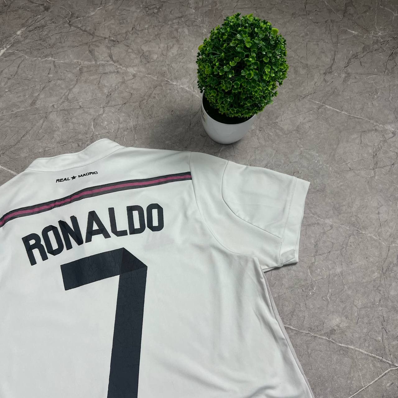 Japanese Brand Adidas Real Madrid Cristiano Ronaldo #7 2013/2014 T-Shirt Size US M / EU 48-50 / 2 - 7 Thumbnail