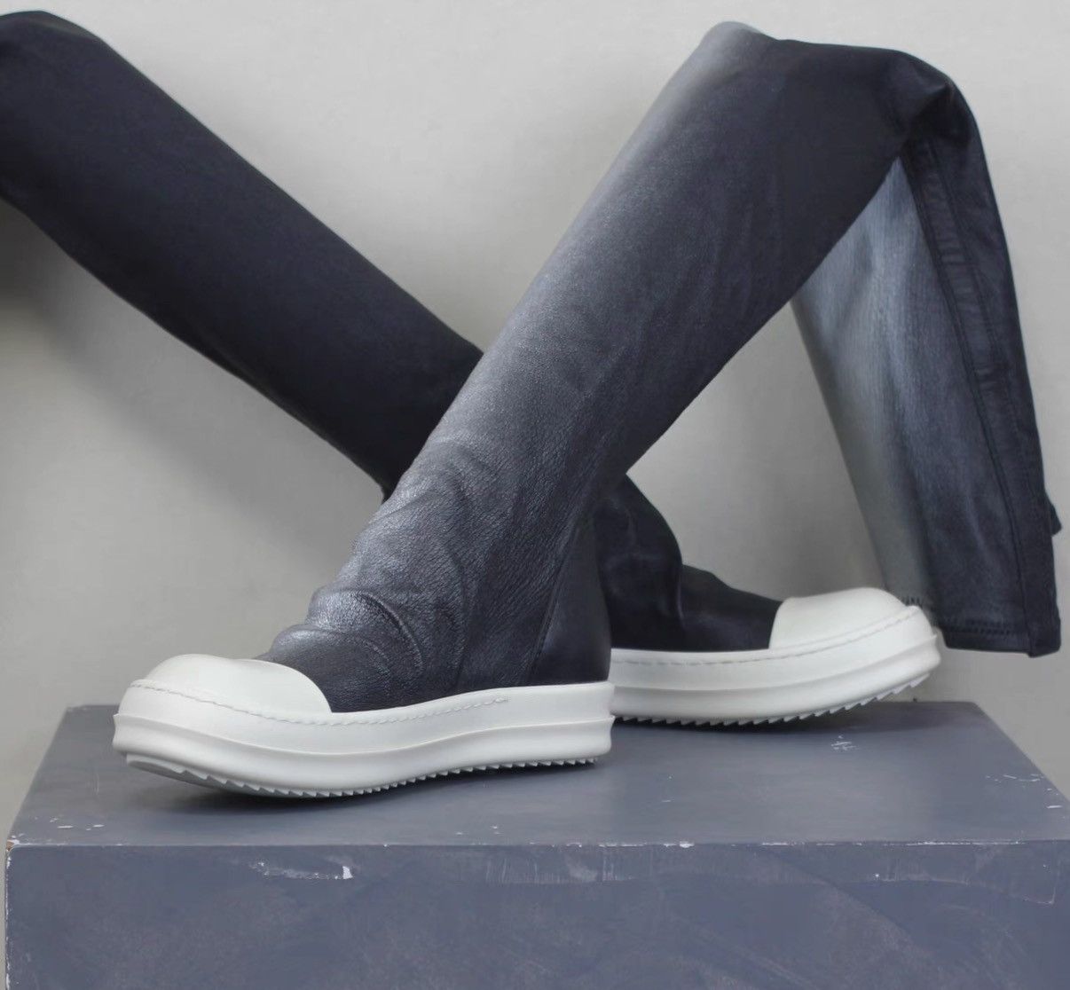 Rick Owens Rick Owens Mainline Lambskin Gradient Silver Goddess Boots Size US 5 / IT 35 - 5 Thumbnail