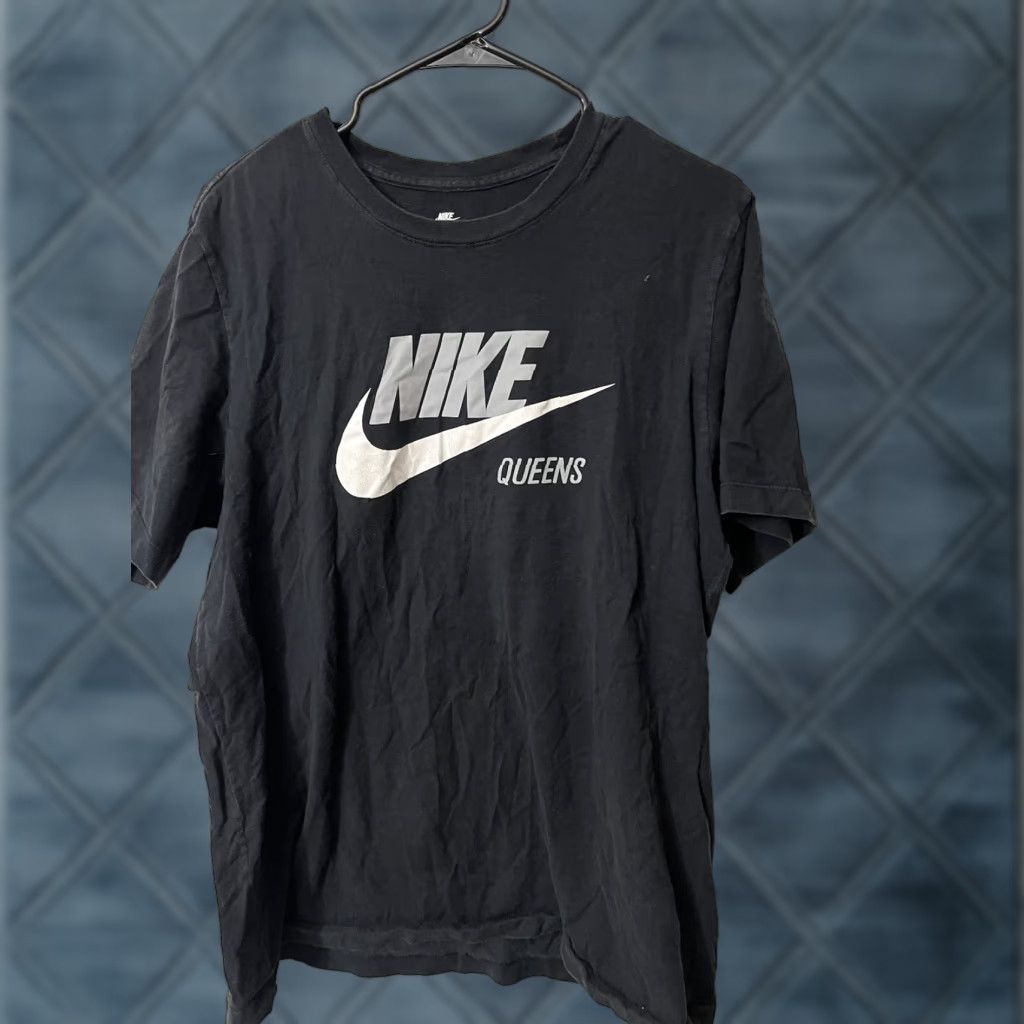 Nike Nike Tee Adult Black Short Sleeve Crewneck T-shirt Graphic logo Queens Large Size US L / EU 52-54 / 3 - 1 Thumbnail