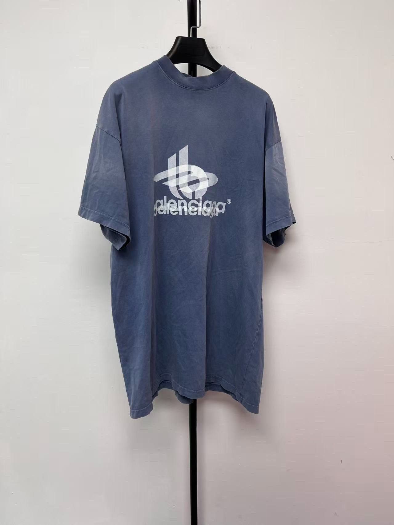 Balenciaga Balenciaga Logo Print Crewneck Short Sleeve T-Shirt Size US S / EU 44-46 / 1 - 1 Thumbnail