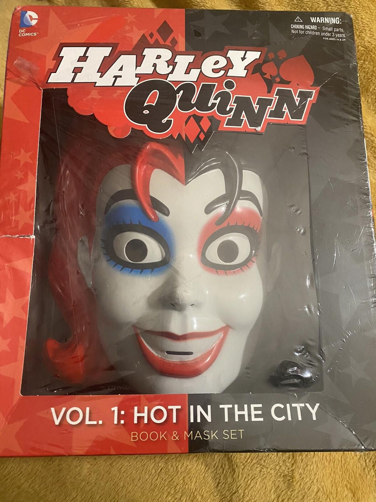 Other DC Comics Harley Quinn Mask Book Set Vol.1 Hot in the City Size ONE SIZE - 3 Thumbnail