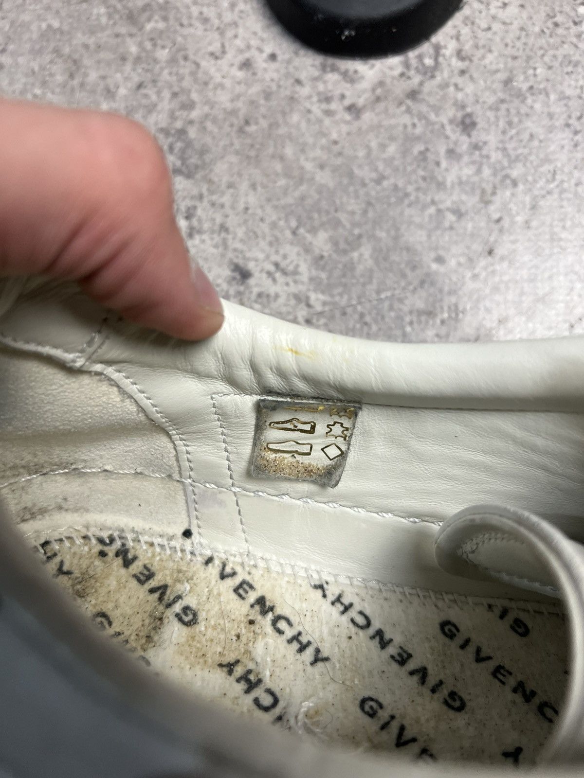 Givenchy Givenchy City Sport Sneakers White/Black Size US 10 / EU 43 - 15 Thumbnail