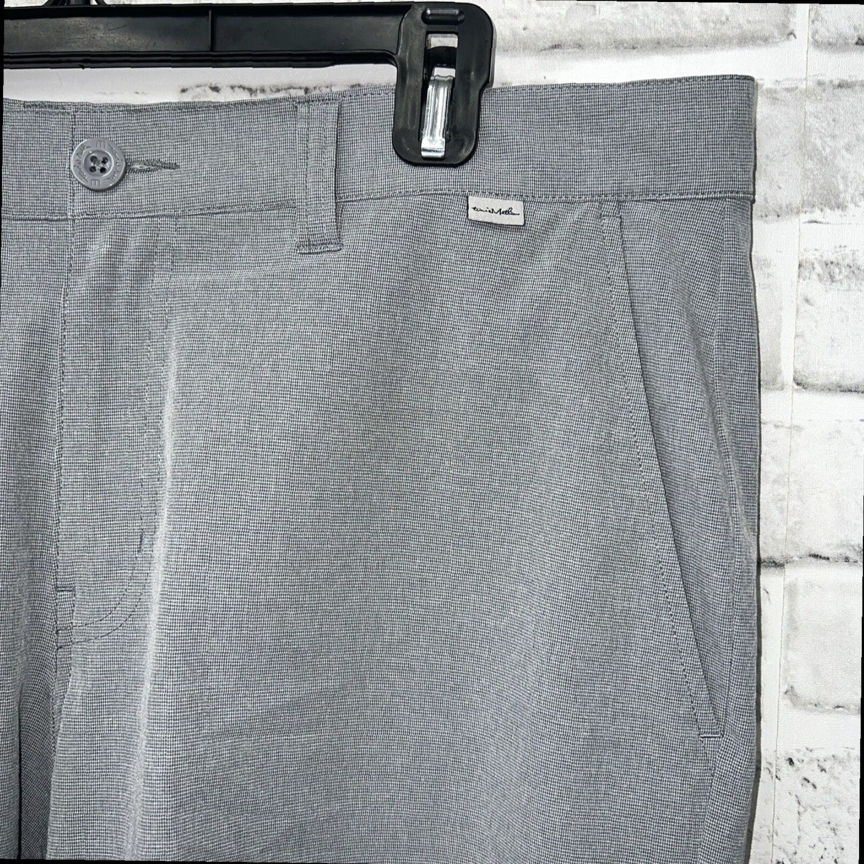TravisMathew Travis Mathew Gray Chino Golf Shorts Mens Size 34 Size US 34 / EU 50 - 2 Thumbnail