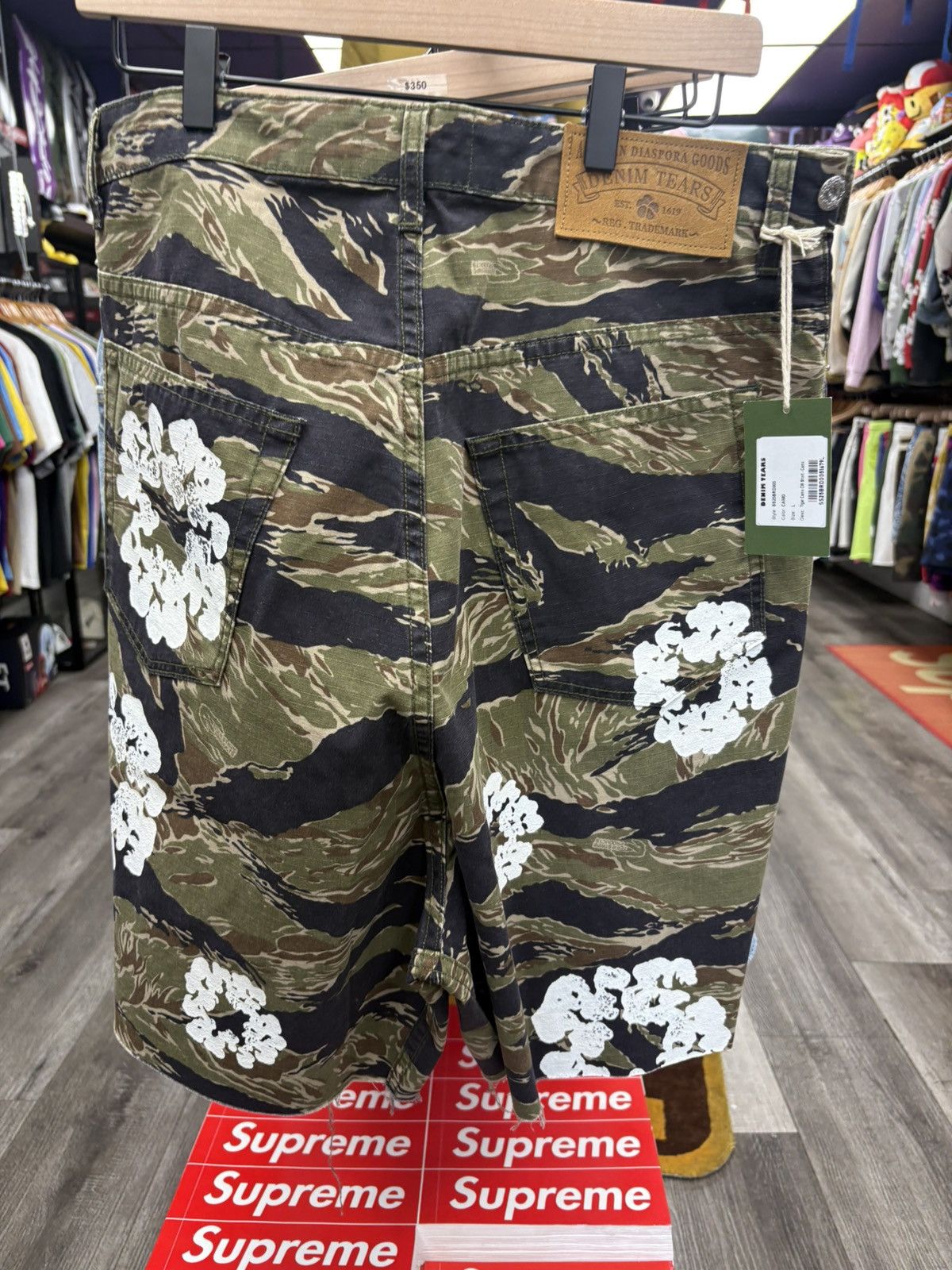 DENIM TEARS Tiger Camo Cotton Wreath Shorts Large Size US 34 / EU 50 - 2 Thumbnail