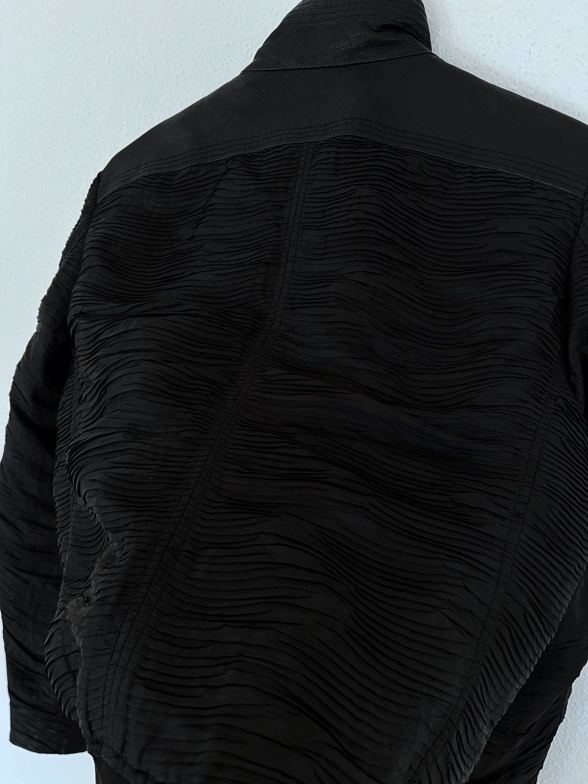 Armani × Emporio Armani × Giorgio Armani SS2011 Emporio Armani Plisse Hybrid 2-Zip Leather Jacket Size US M / EU 48-50 / 2 - 17 Thumbnail