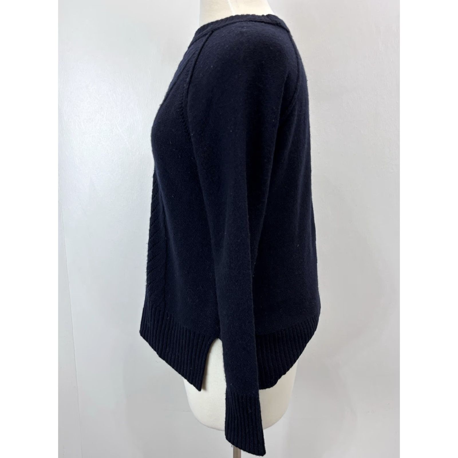 J.Crew J.CREW 100% Wool Crew Neck Sweater Women's Small Navy Blue Pullover Size S / US 4 / IT 40 - 2 Thumbnail