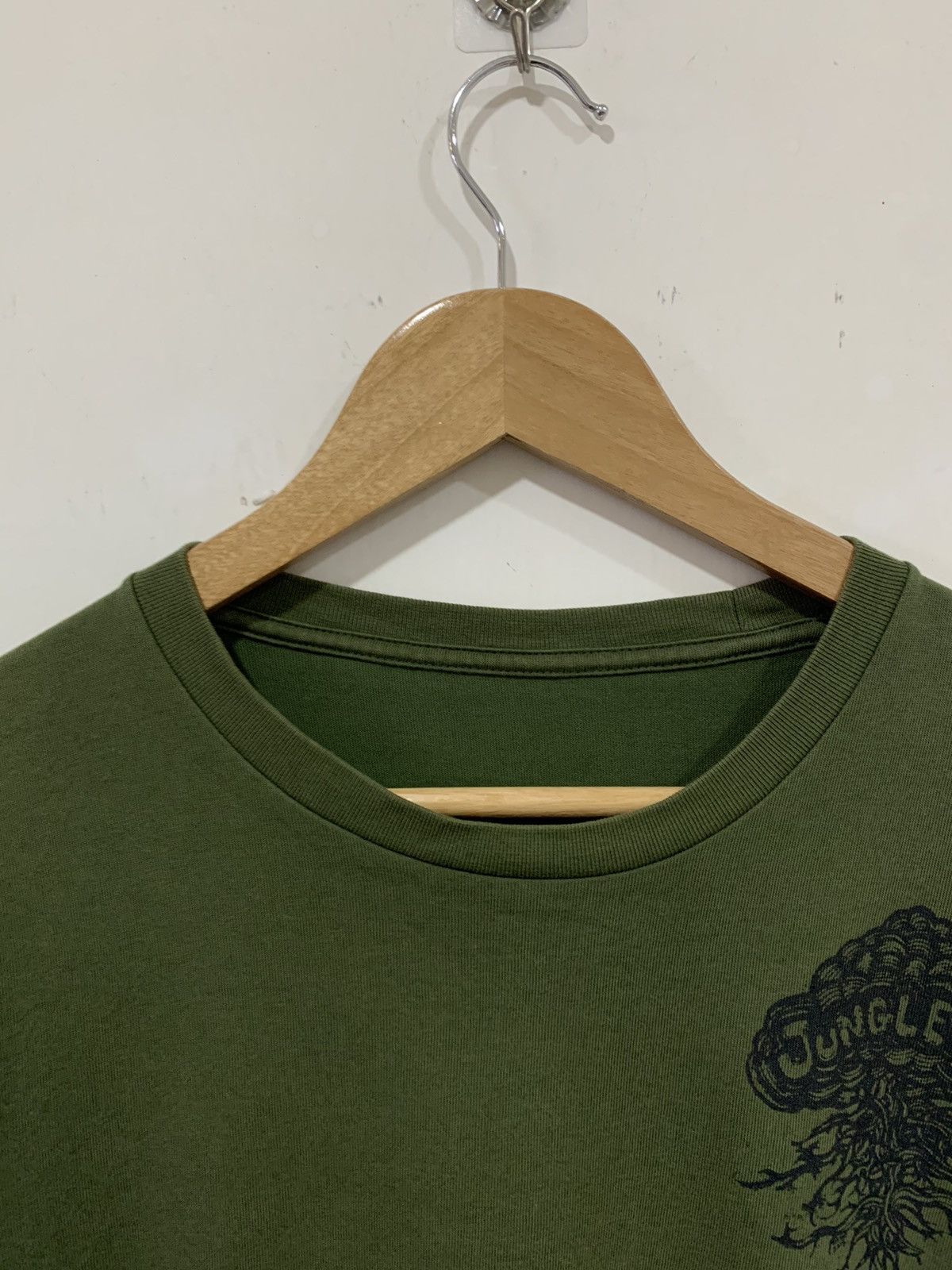Uniqlo Uniqlo Jungle Hiti Tee Size US M / EU 48-50 / 2 - 5 Thumbnail