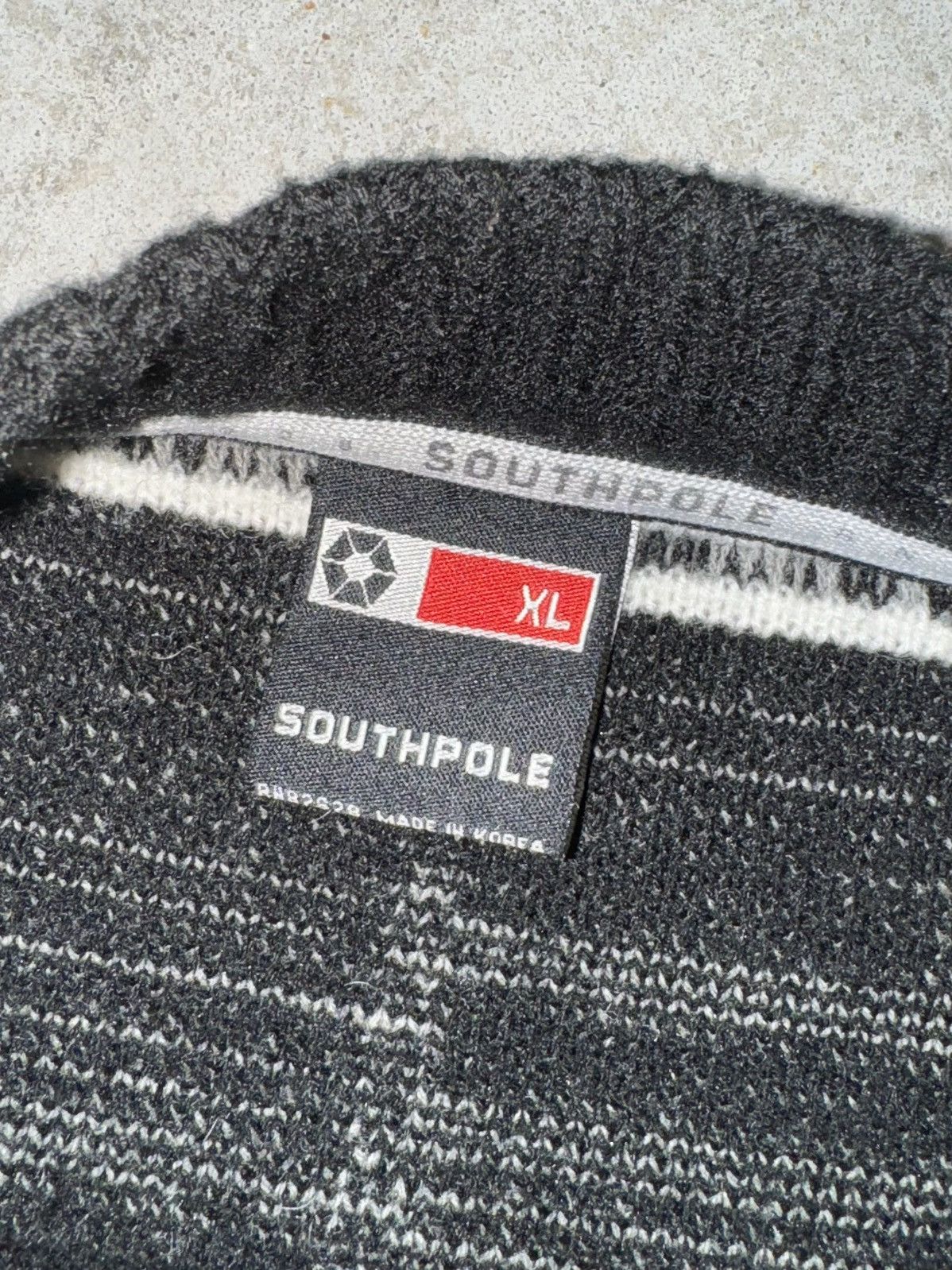 Southpole × Vintage Crazy Vintage Y2K Southpole Black Crewneck Sweatshirt Knit Size US XL / EU 56 / 4 - 4 Thumbnail