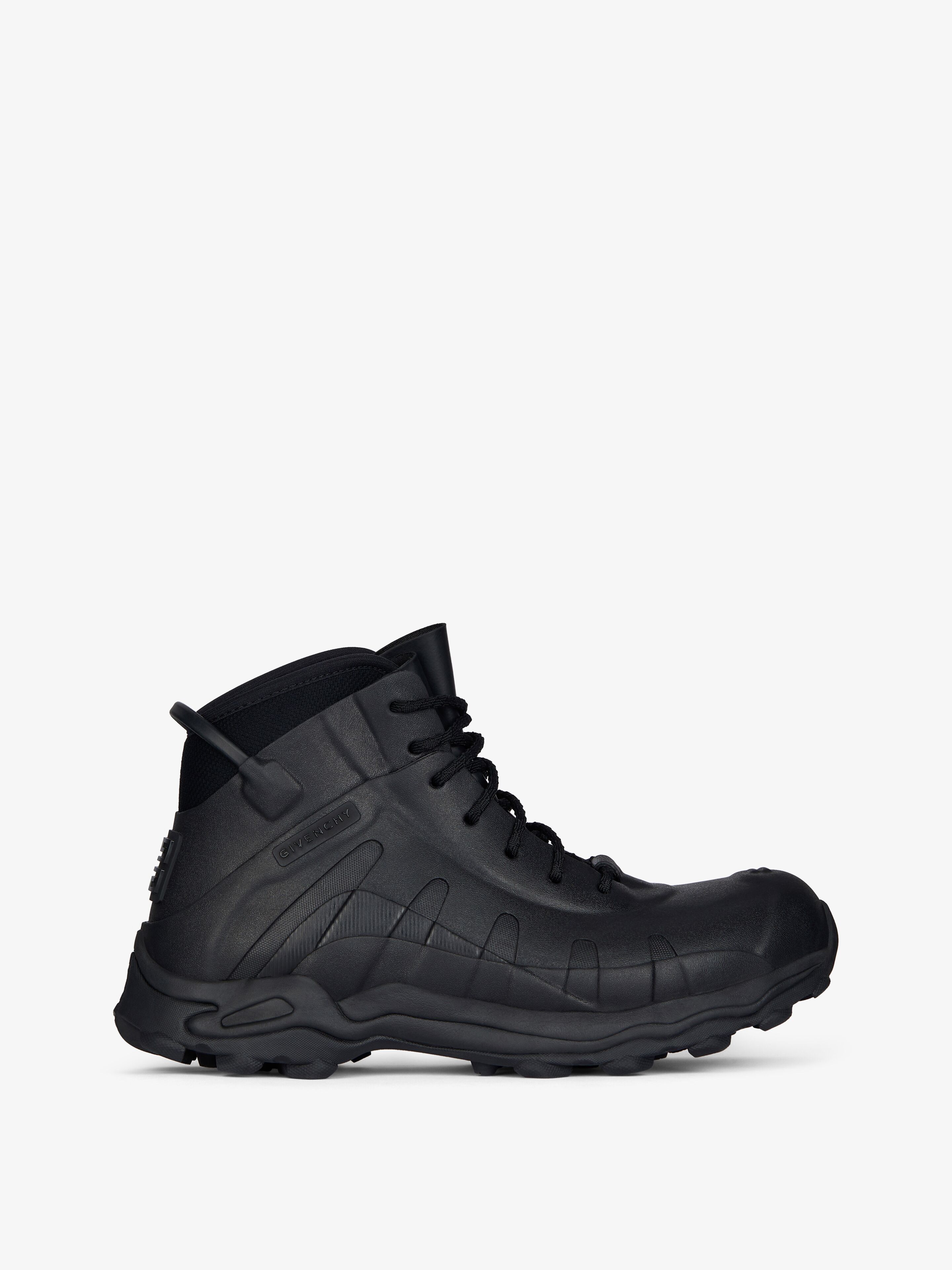 o1w1db10925 Bogs High Lace-Up Boots in Black