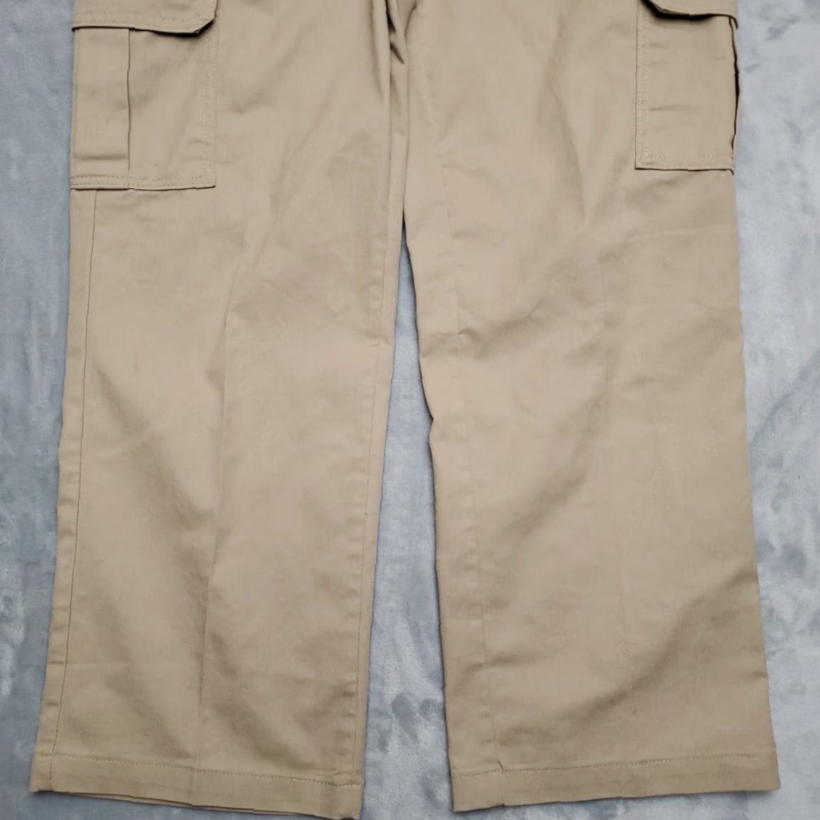 Dickies VTG Dickies Pants Men 32x30 Beige Khaki Twill Flex Cargo Pocket Workwear Classic Pants Mens Beige Twill Cargo Pocket Dickies Pants 32x30 Mens Size US 32 / EU 48 - 2 Thumbnail