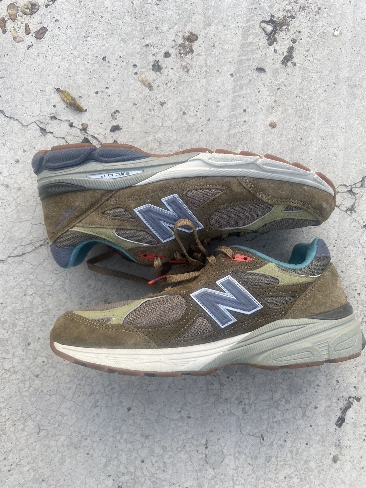 image of 990 V3 Bodega Here To Stay Size 10 Shoes in Brown, Men's