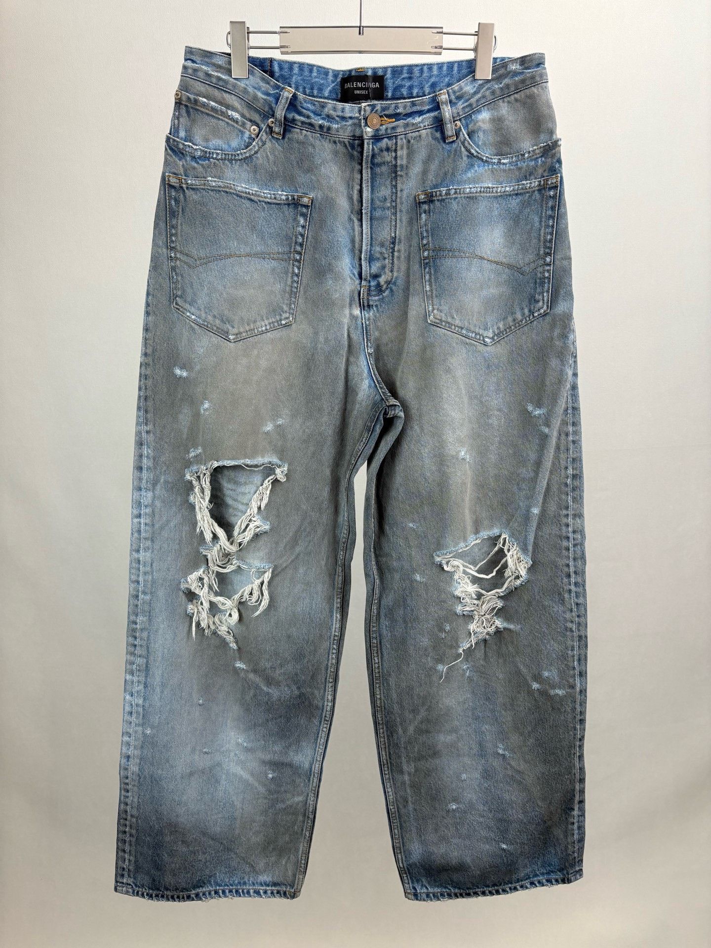 Balenciaga Balenciaga Reverse Pocket Mud-Dyed Distressed Jeans Size US 29 - 1 Thumbnail