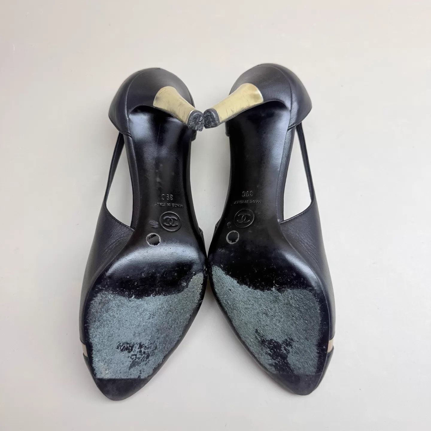 Chanel CHANEL Black & Gold CC Embroidered Heels 39 95New Size US 8.5 / IT 38.5 - 6 Thumbnail