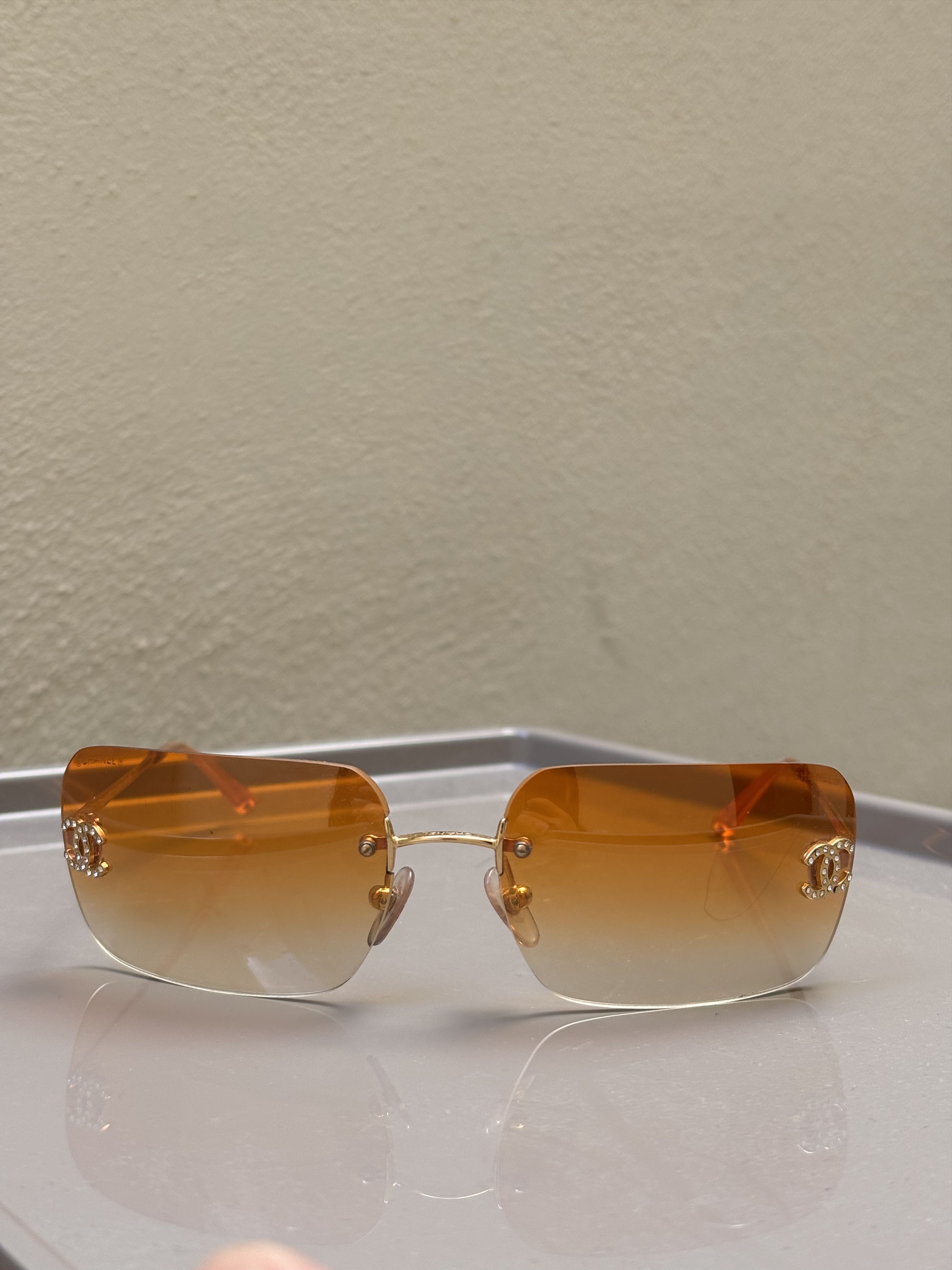 Chanel Chanel Sunglasses 4017-D Rhinestone Logo Rimless Vintage Size ONE SIZE - 2 Thumbnail