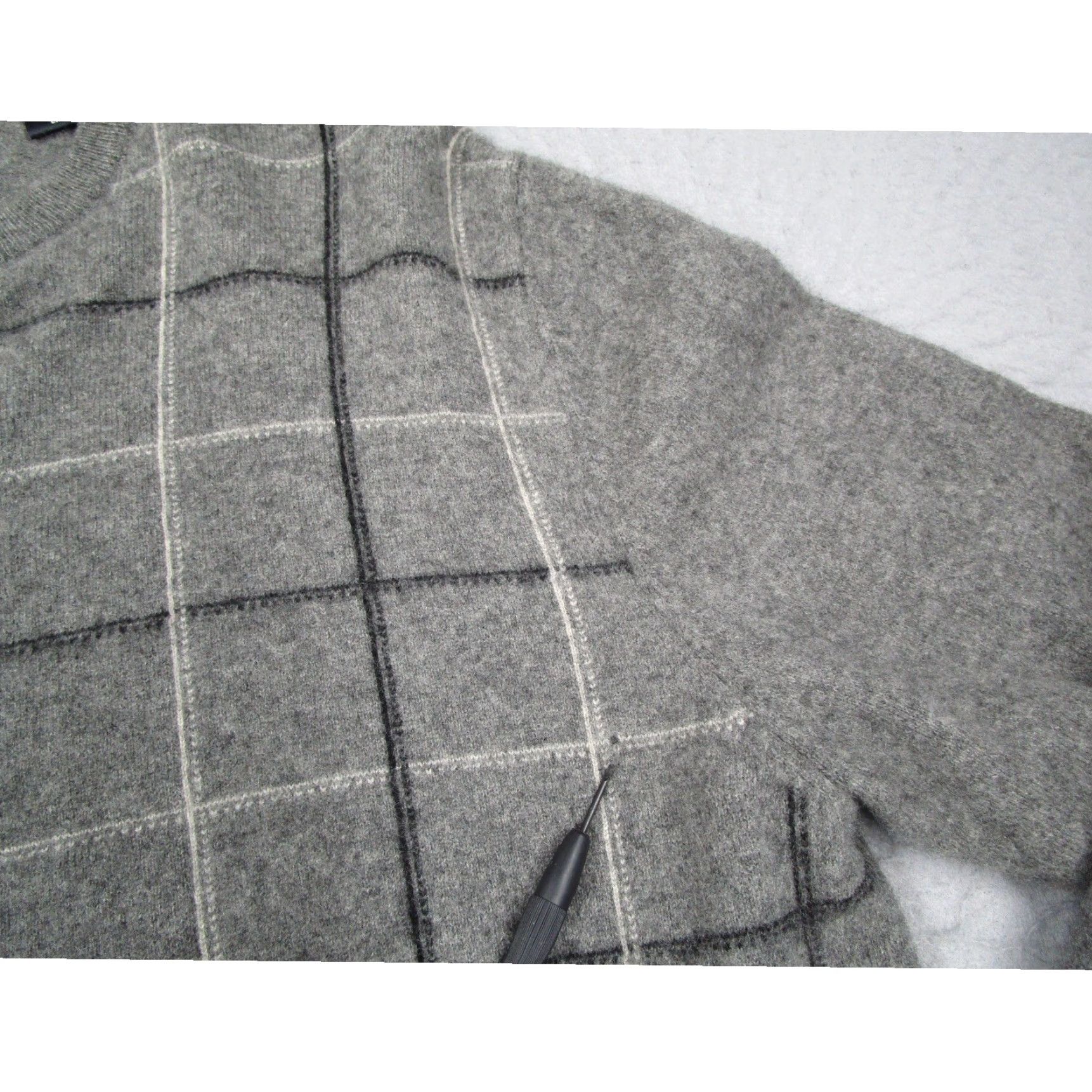 Vintage Northern Isles Mens Cashmere Sweater Large Gray Windowpane Plaid Crewneck 2-Ply Size US L / EU 52-54 / 3 - 4 Thumbnail