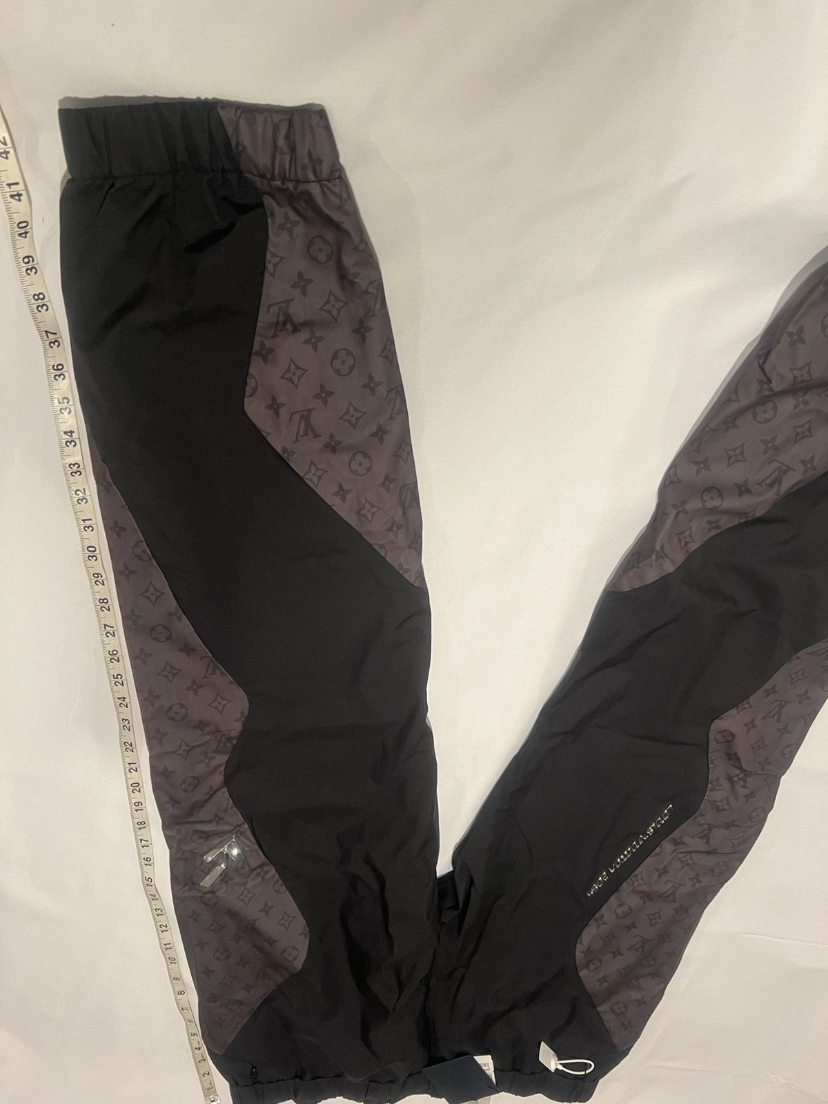 Louis Vuitton 2054 men’s pants. XXL. $2190