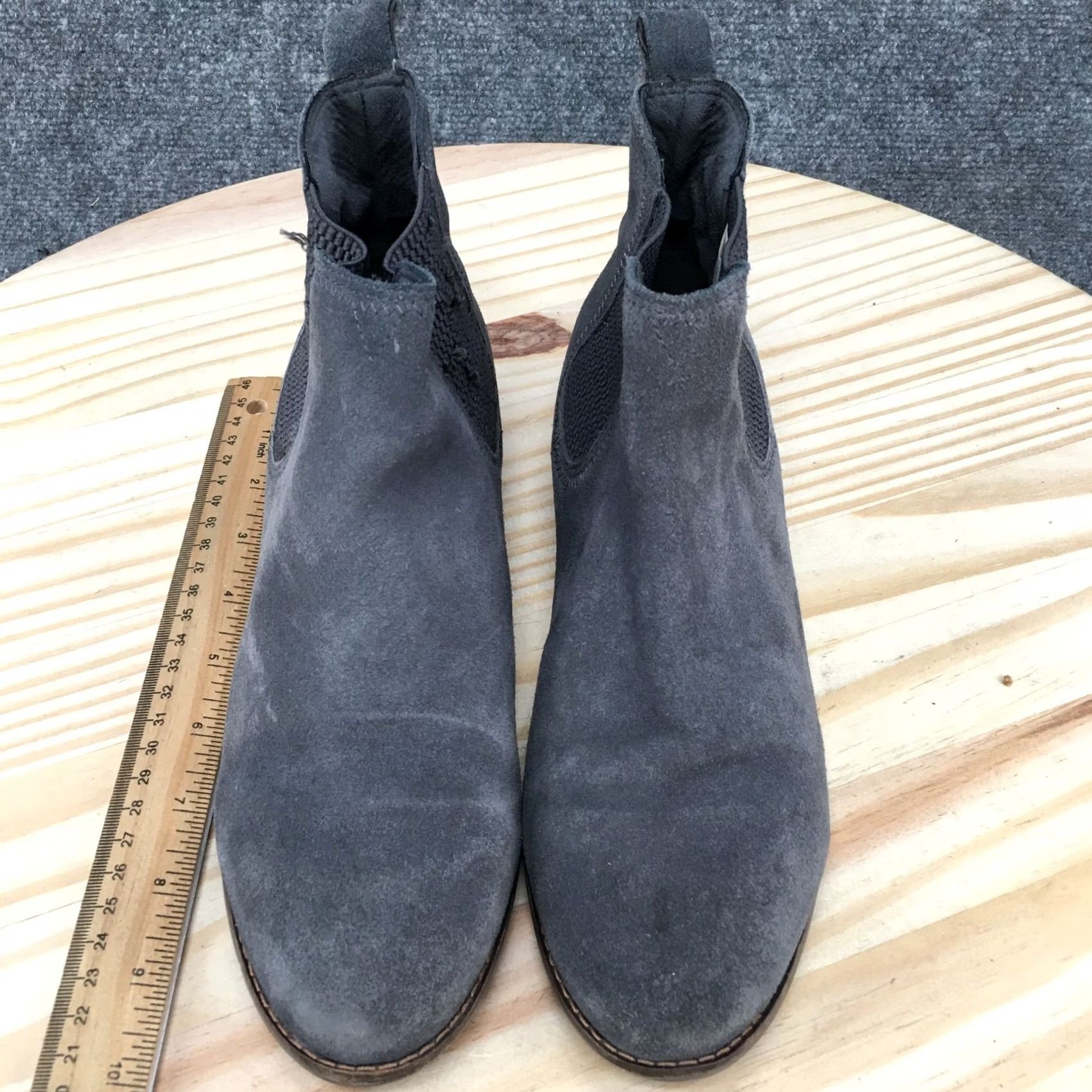 Toms Toms Boots Womens 8.5 Ella Chelsea Booties Gray Suede Almond Toe Cuban Heels Boots Men's? Size US 9 / IT 39 - 5 Thumbnail