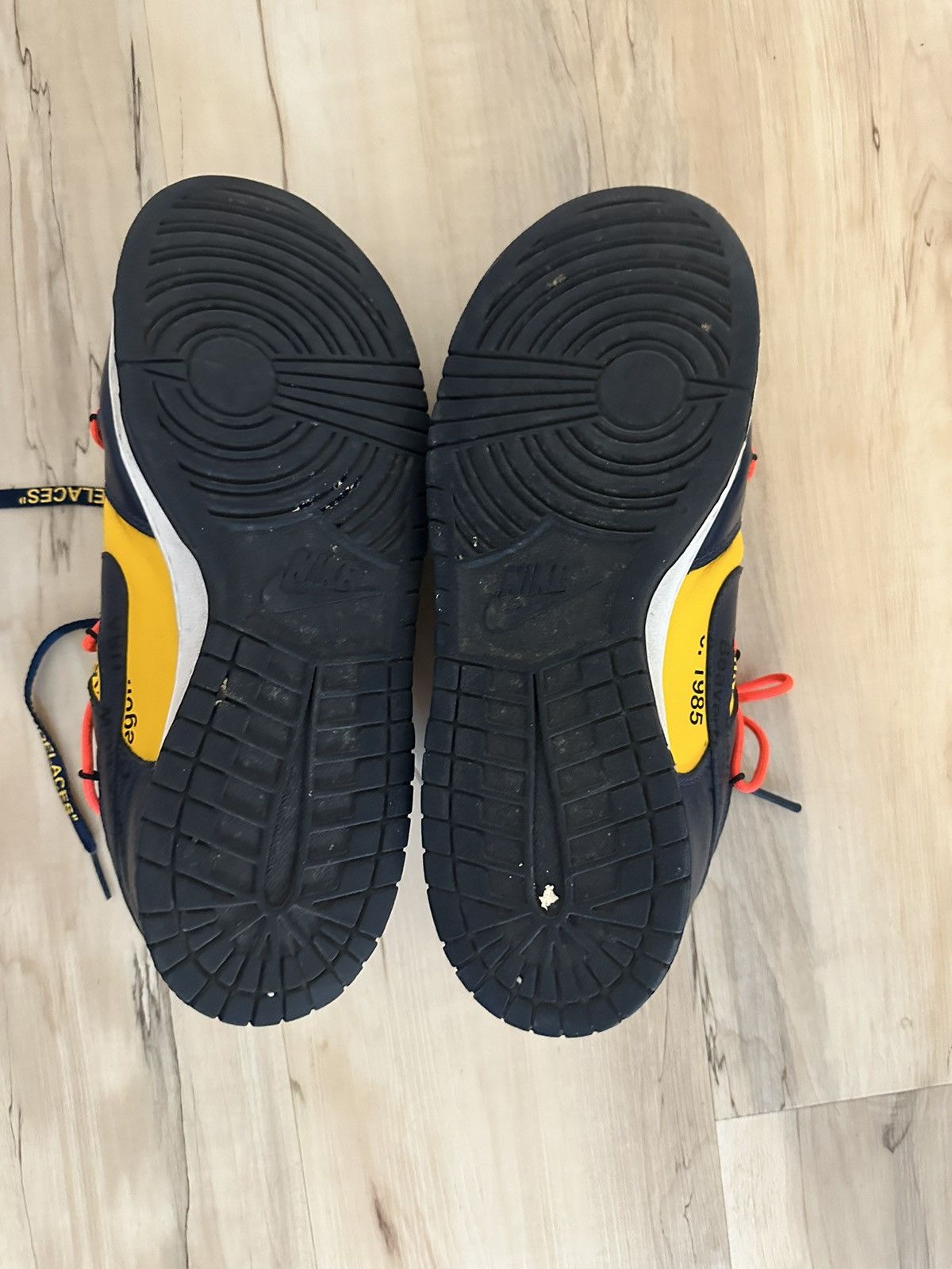 Off-White Off-White x Nike Dunk Low "University Gold" - US M 11 Size US 11 / EU 44 - 5 Thumbnail