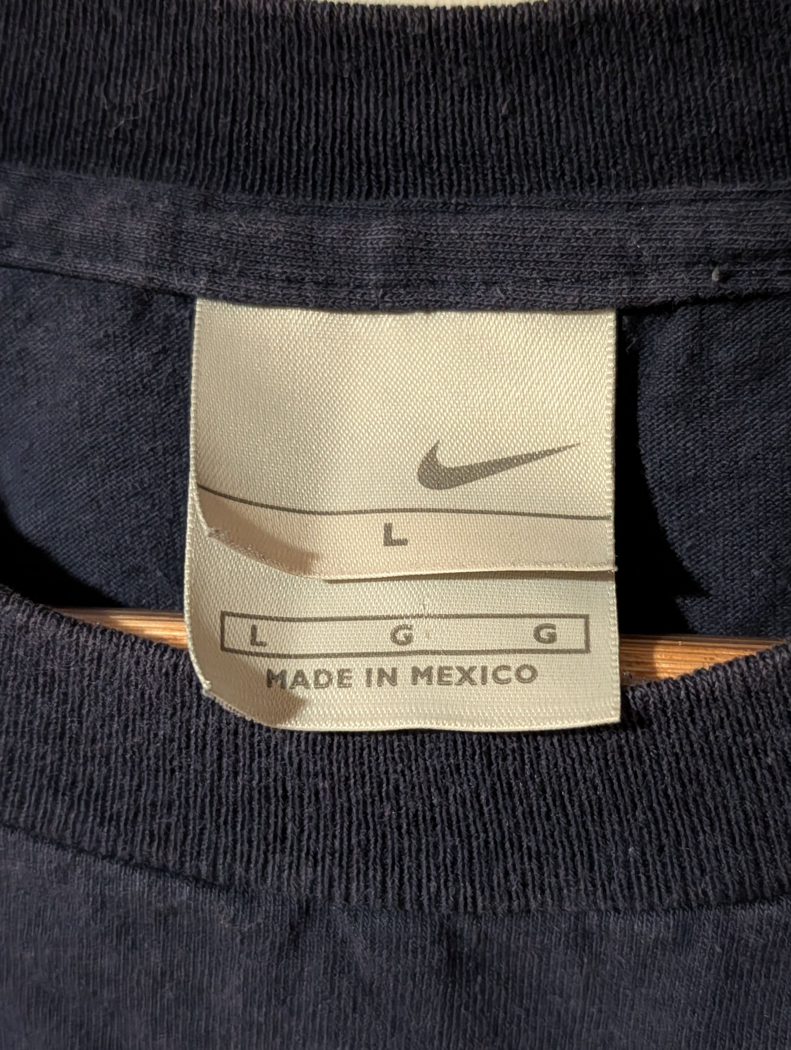 Nike Nike Just Do It Faded Pixel Graphic Y2K Vintage T-Shirt L Size US L / EU 52-54 / 3 - 3 Thumbnail