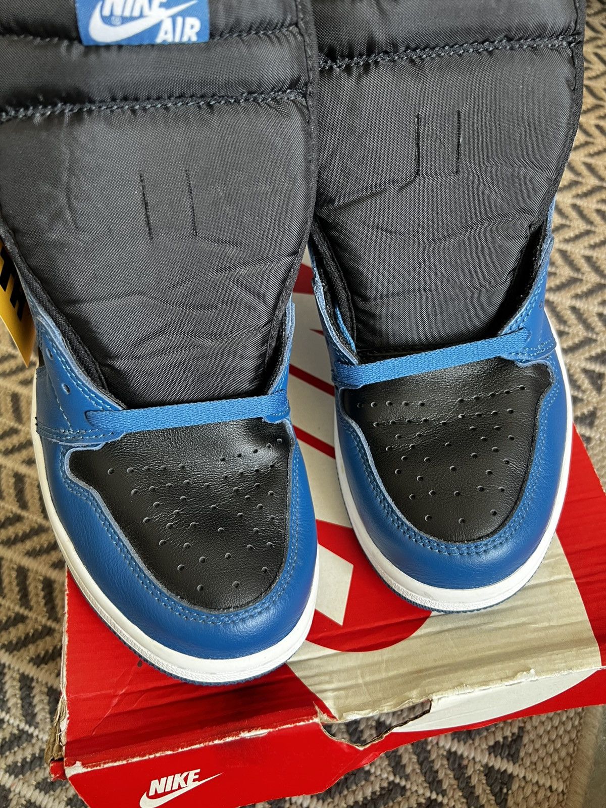 Nike Nike AJ1 High Size US 8.5 / EU 41-42 - 3 Thumbnail