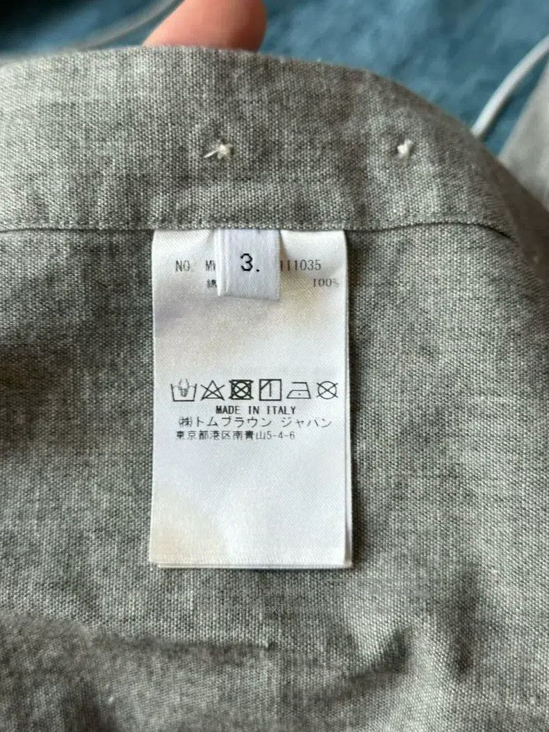 Thom Browne Thom Browne Gray Sleeve Logo Shirt Size US L / EU 52-54 / 3 - 4 Thumbnail
