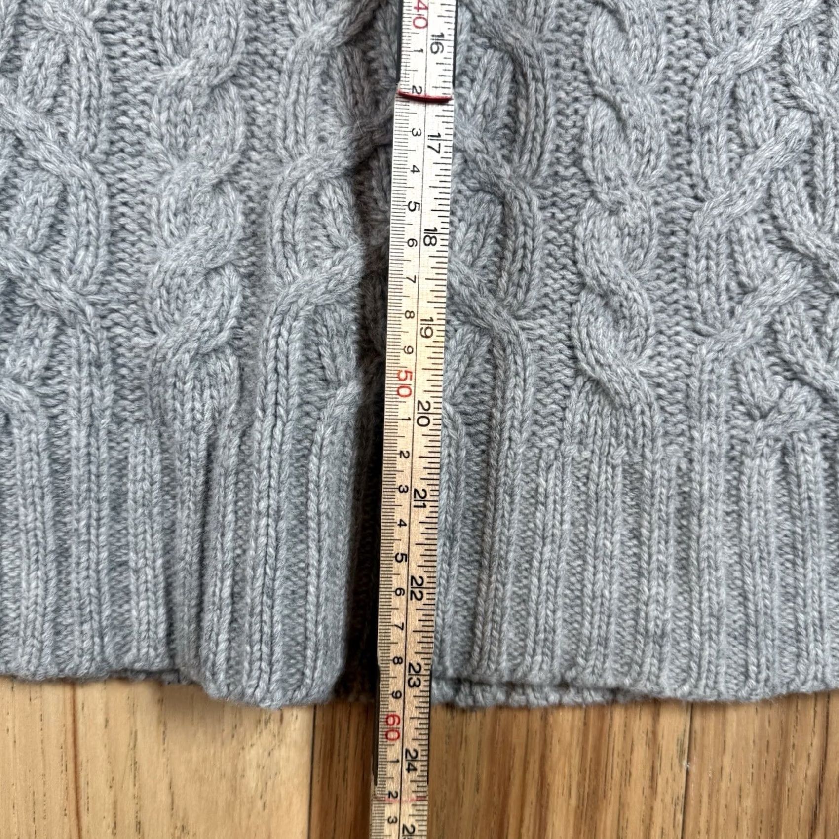 Vintage Lauren Ralph Lauren Cardigan Wool Cable-Knit Sweater Womens Medium gray Rabbit-knit, Cable Knit, Wool, Cardigan, Sweater M, Women Size M / US 6-8 / IT 42-44 - 8 Thumbnail