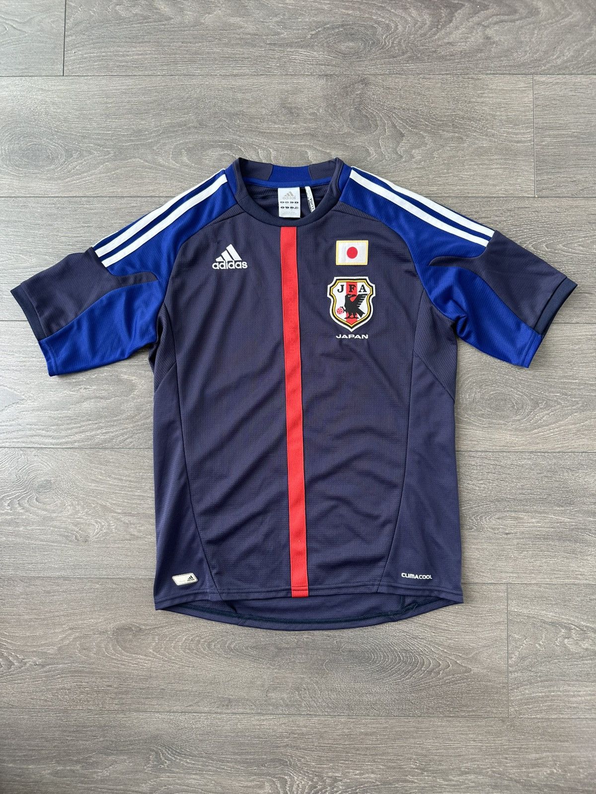 Adidas Japan 2012 Home Jersey Size US S / EU 44-46 / 1 - 1 Thumbnail