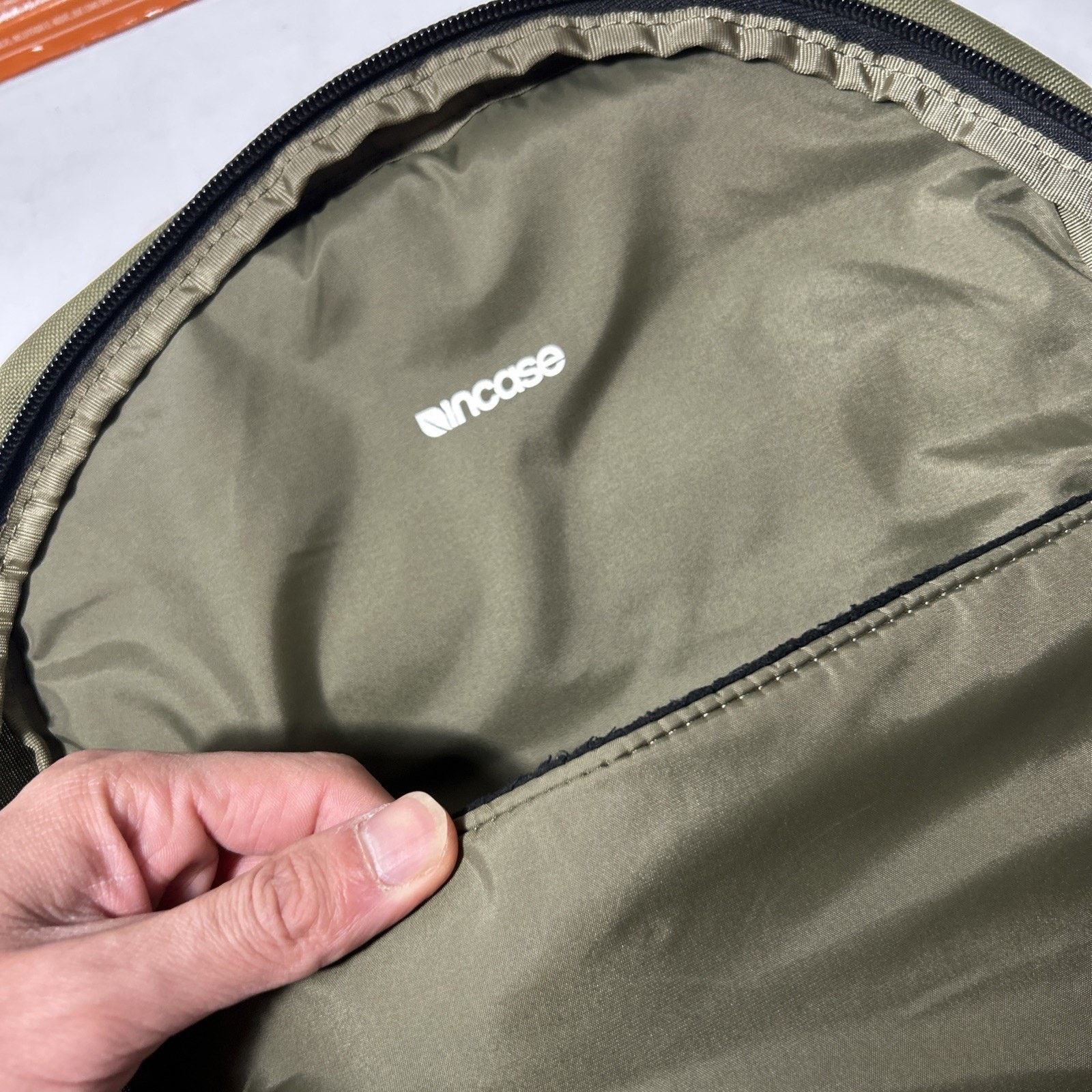 Incase Incase Cargo Backpack Medium Mesh Flap Green Journey 18" Size ONE SIZE - 18 Thumbnail