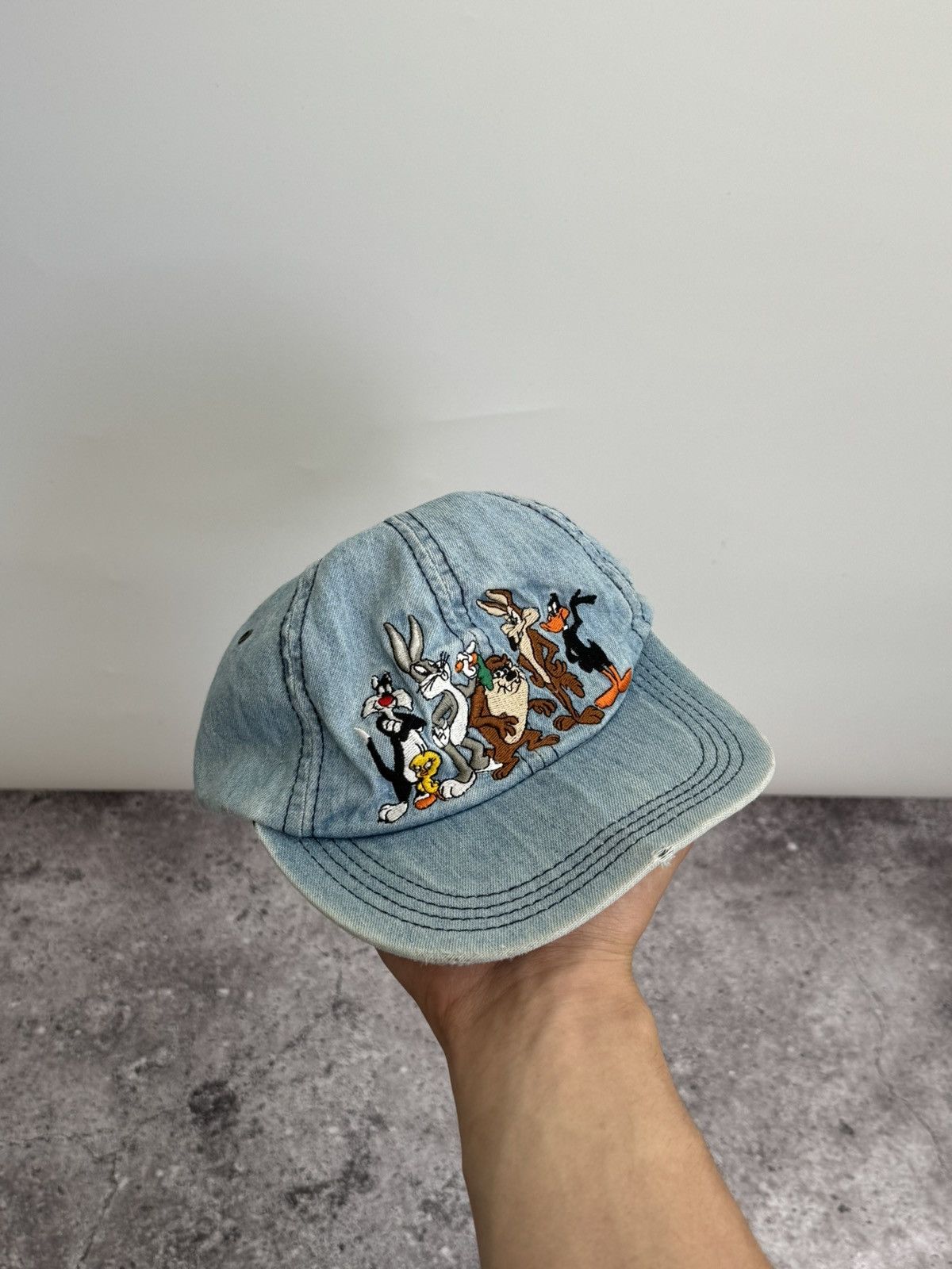 Vintage × Warner Bros Vintage Warner Bros cap hat 1996 Size ONE SIZE - 1 Thumbnail