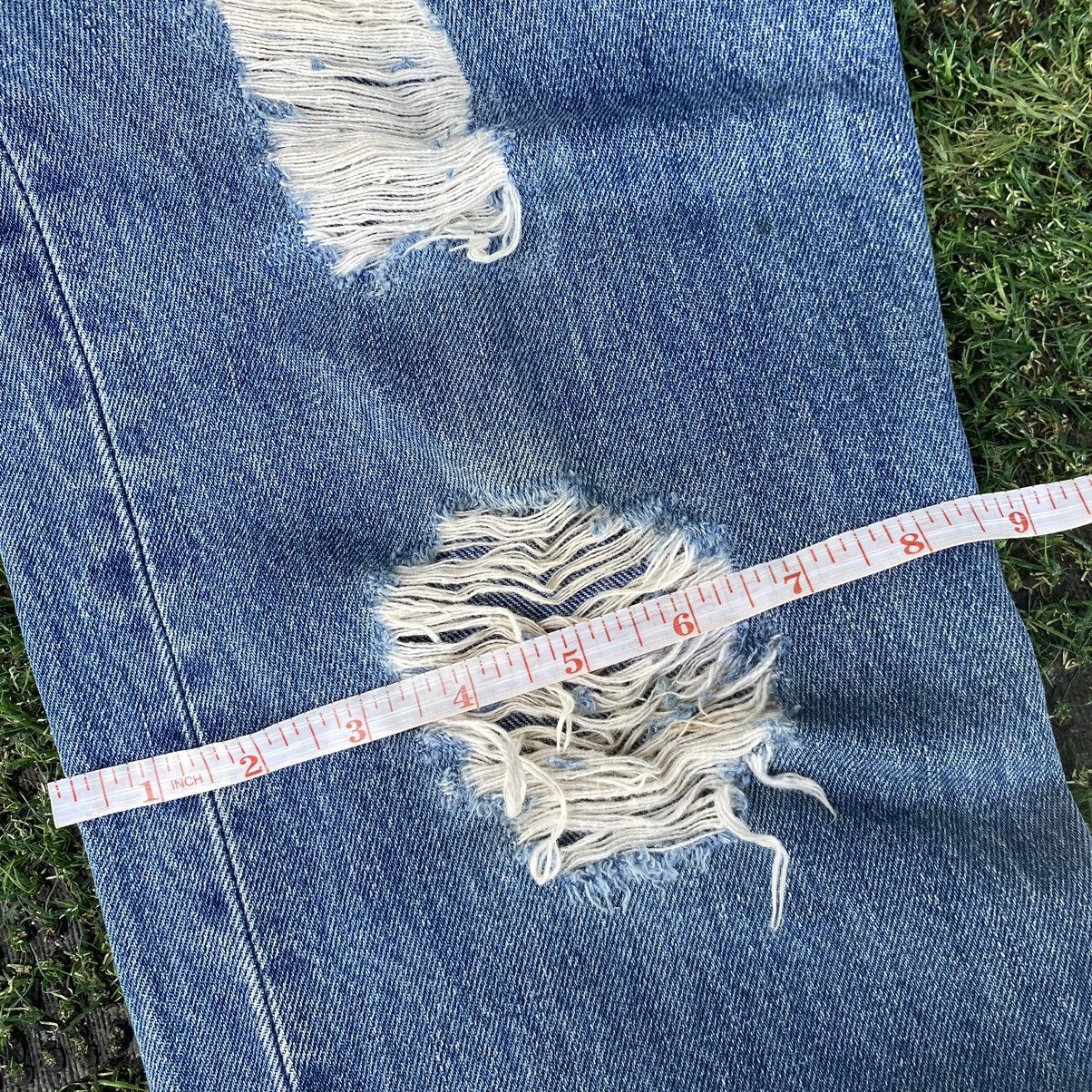 Levi's Thrashed Distressed Vintage Levis 501 ERD GRUNGE JEANS Size US 30 / EU 46 - 9 Thumbnail