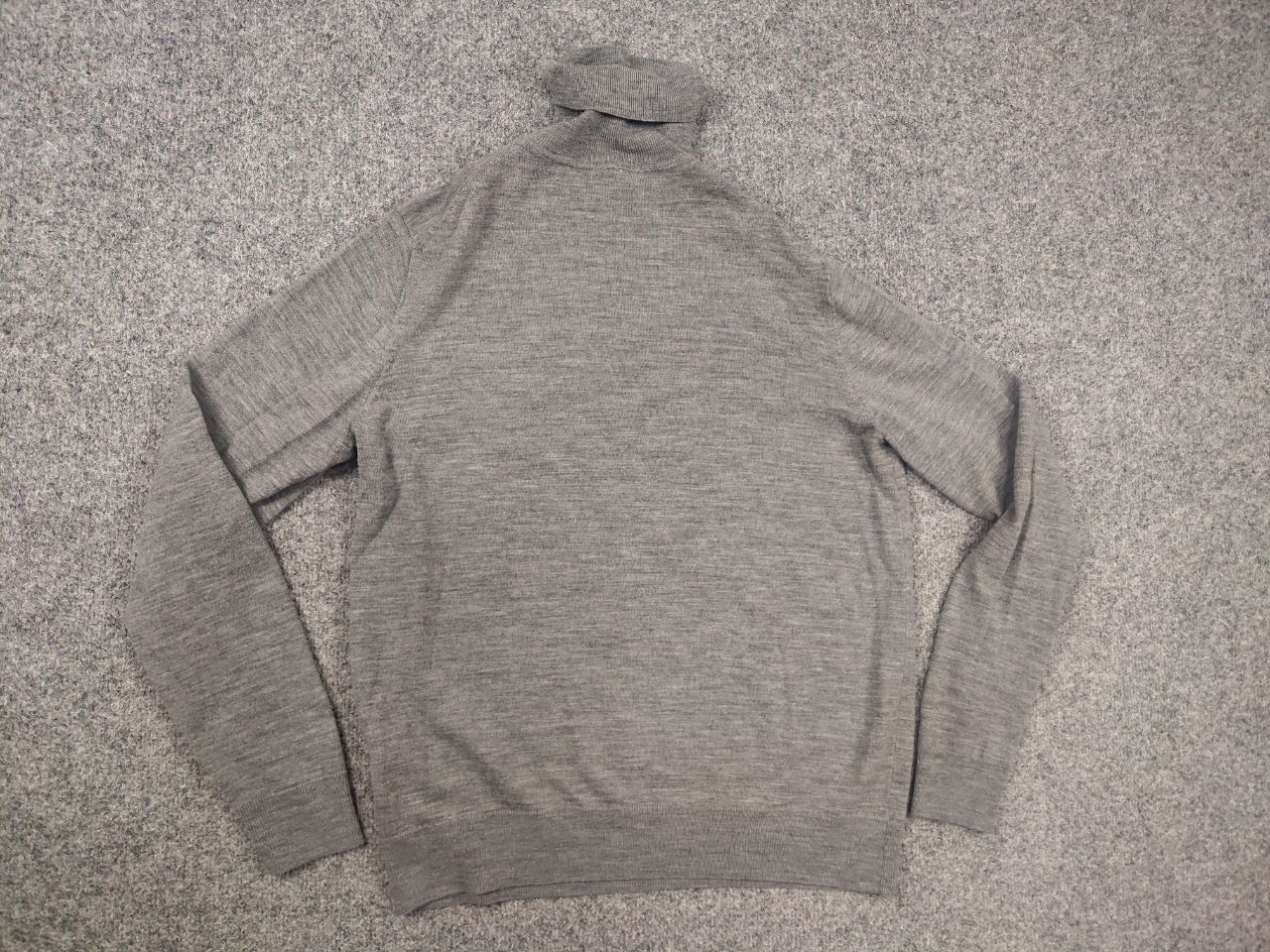 Uniqlo Uniqlo light wool Sweater high turtleneck collar Gray Color Size US M / EU 48-50 / 2 - 8 Thumbnail