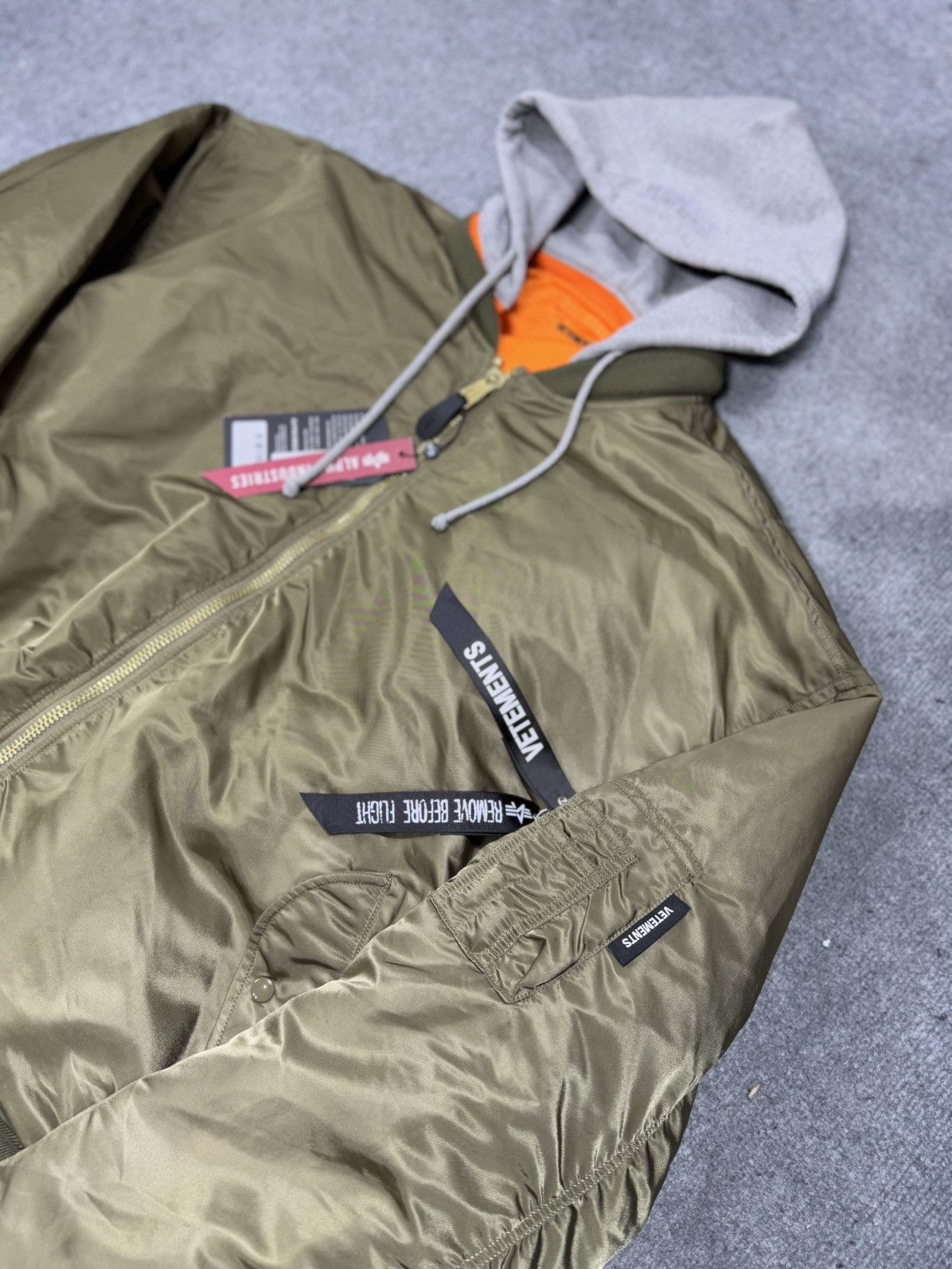 Vetements FW2018 - VETEMENTS - Alpha Industries - Reversible Jacket Size US L / EU 52-54 / 3 - 5 Thumbnail