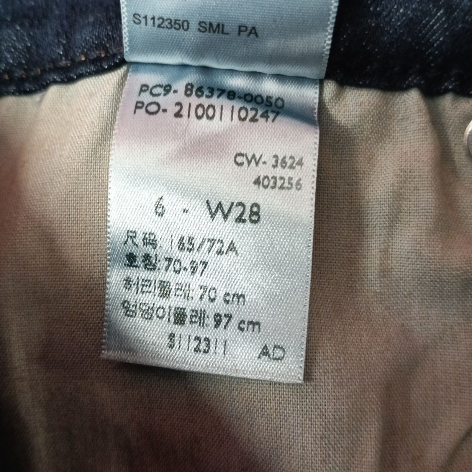 Levi's Levi Strauss Women's 9" Inseam Denim Shorts Size 6 W28 Blue Size 28" / US 6 / IT 42 - 5 Thumbnail