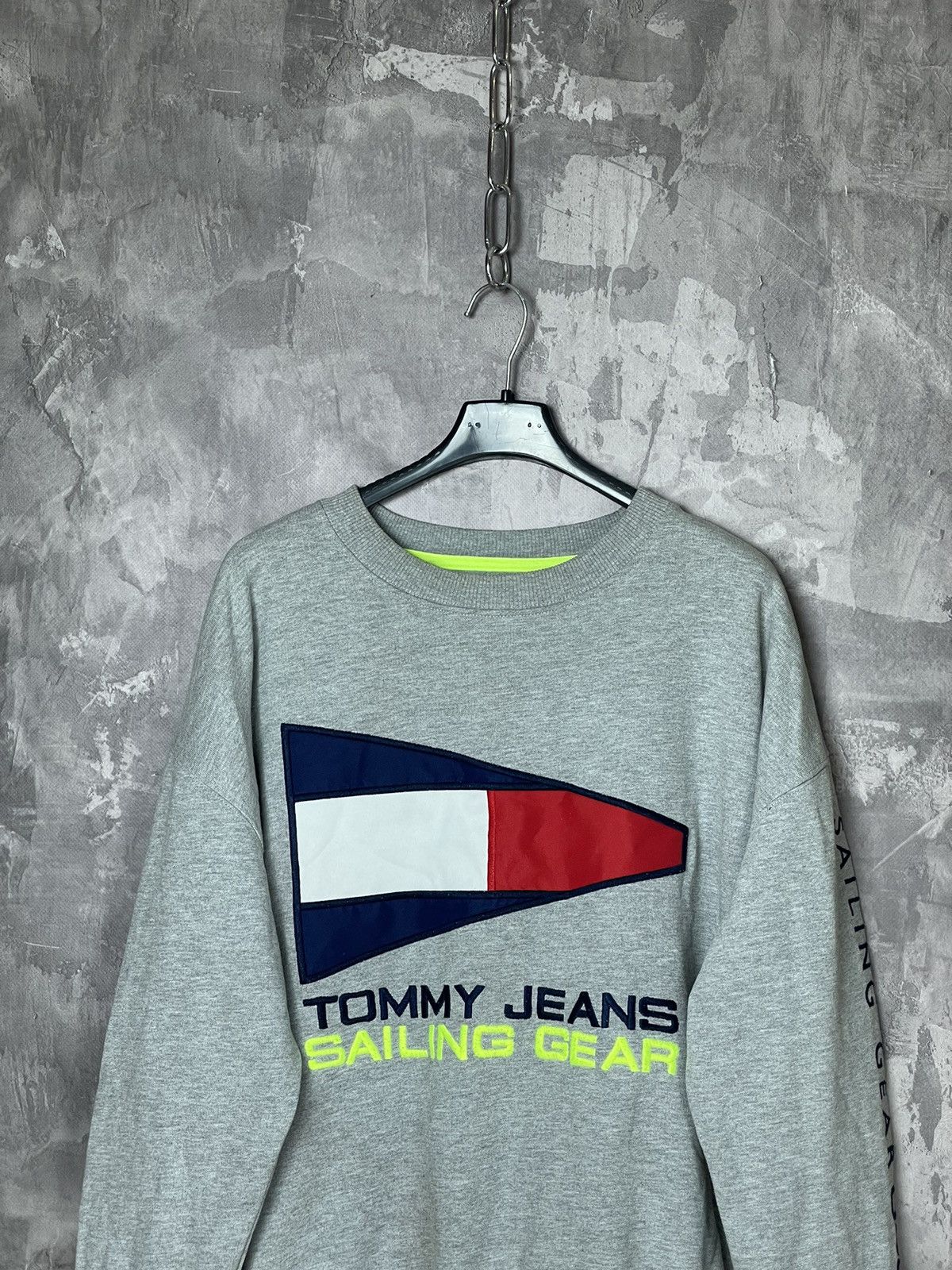 Tommy Hilfiger × Vintage Tommy Jeans vintage sweatshirt spellout logo Y2K Rare Size L Size US L / EU 52-54 / 3 - 2 Thumbnail