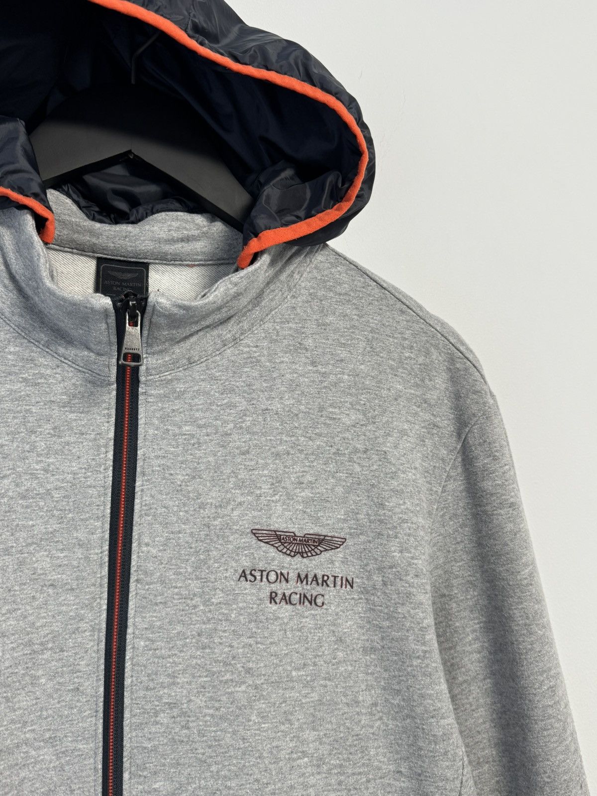 Other HACKETT MEN ASTON MARTIN AMR TRAVEL HOODY/HOODIE GREY Size US L / EU 52-54 / 3 - 5 Thumbnail