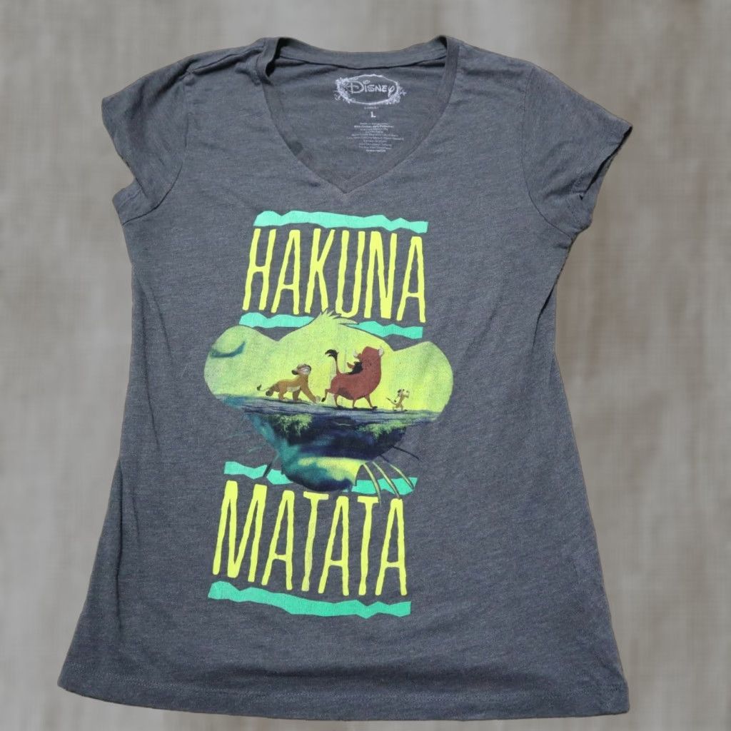 Disney Disney The Lion King T-Shirt Teens Juniors V-Neck Charcoal Gray L Shirt Girls Women Men Size L / US 10 / IT 46 - 1 Thumbnail