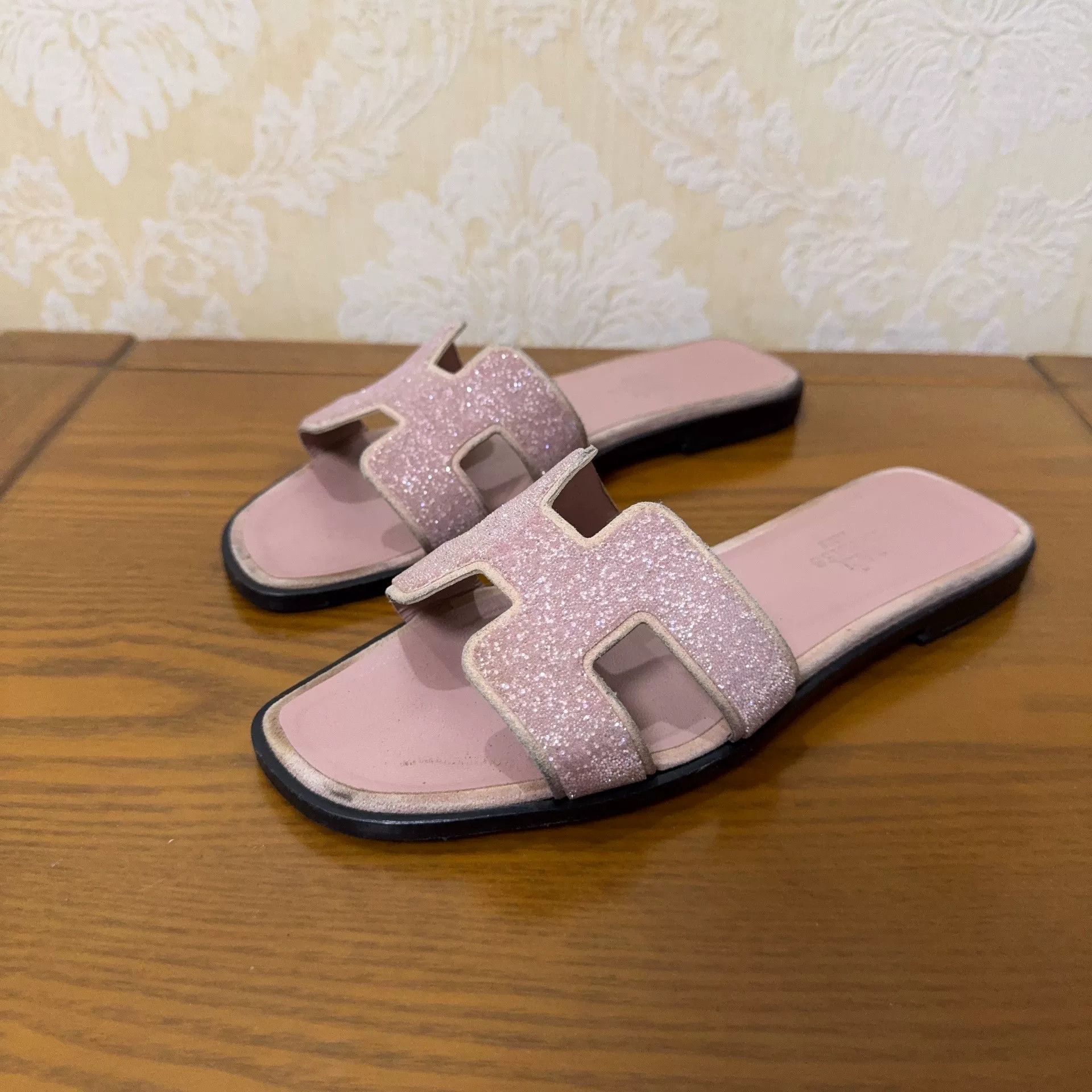 Hermes Hermes Pink Sandals us_6 Women Size US 6 / IT 36 - 1 Thumbnail
