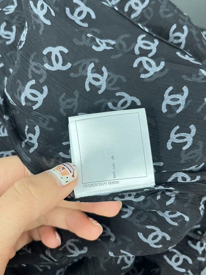 Chanel Chanel Full logo black and white silk printed pleated stra Size XXS / US 00 / IT 34 - 7 Thumbnail