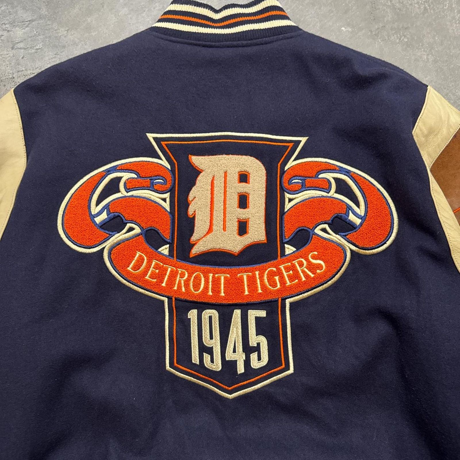 JH Design × Vintage Vintage JH Design Detroit Tigers MLB Wool Leather Jacket Size US XXL / EU 58 / 5 - 2 Thumbnail