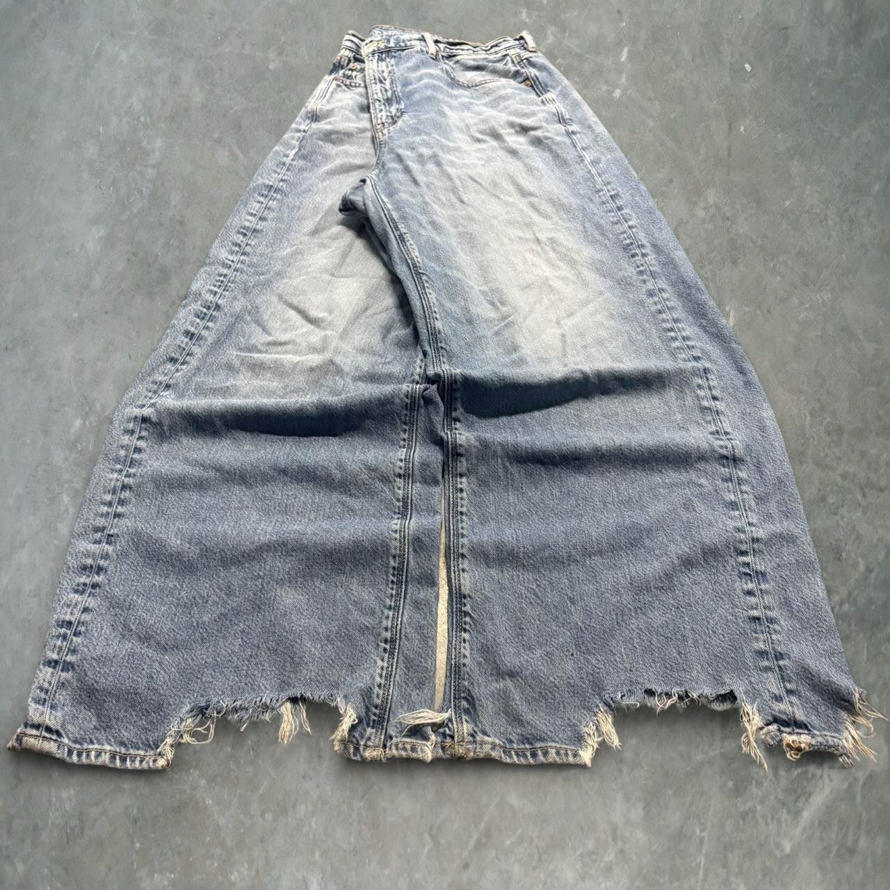 Vintage Crazy Vintage Y2K/2000s Super Baggy Wideleg Skater Streetwear Medium Wash Denim Jeans! Size US 36 / EU 52 - 3 Thumbnail