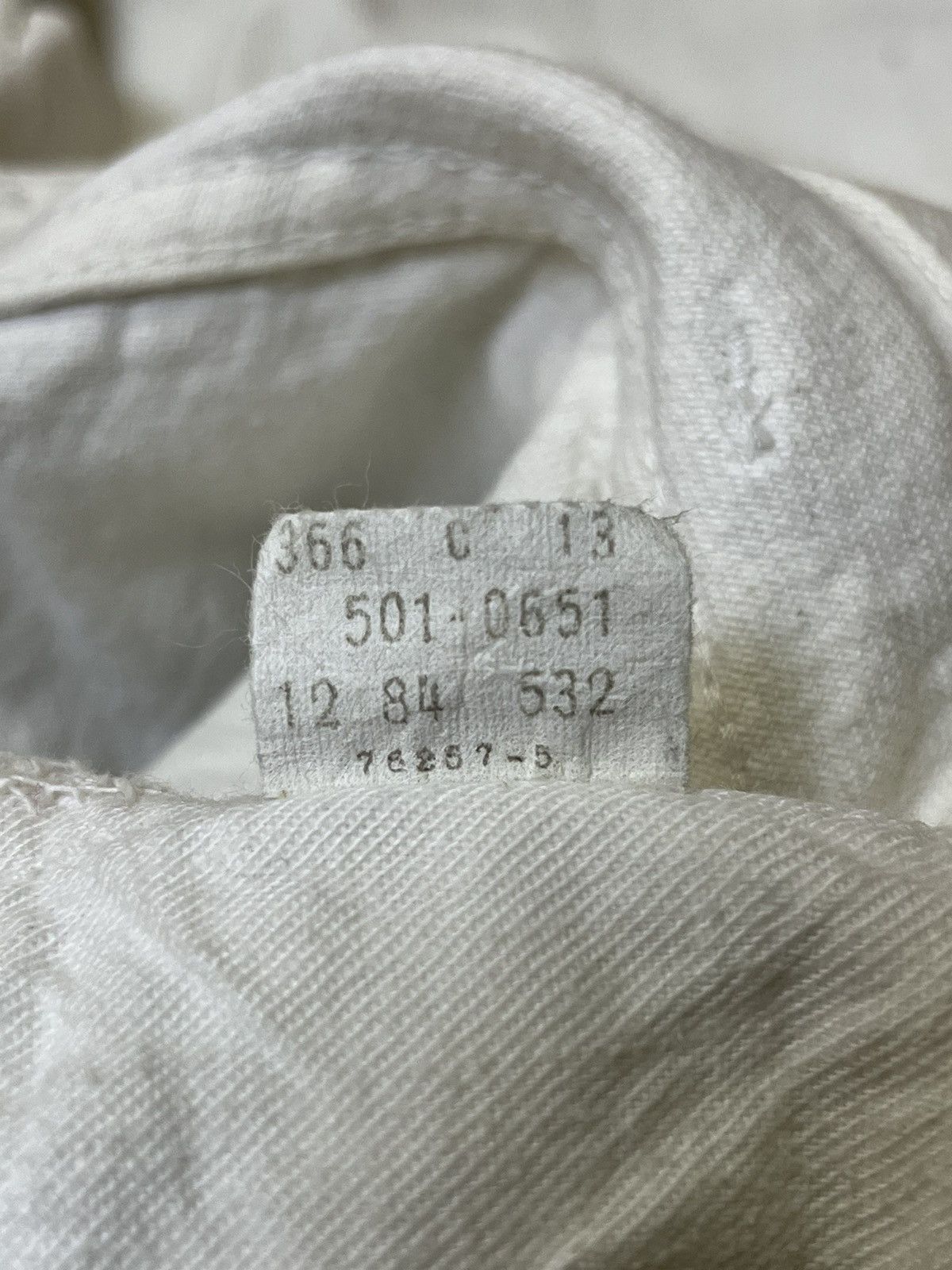 Levi's VINTAGE 80s LEVI’S 501-0651 MADE IN USA WHITE JEANS Size US 29 - 22 Thumbnail