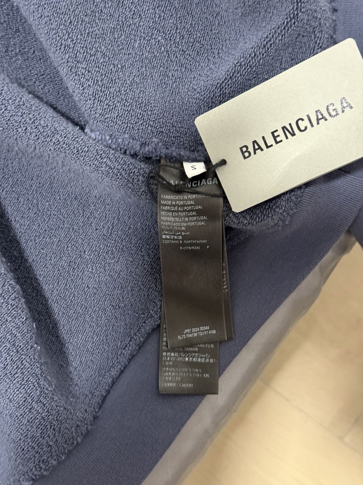 Balenciaga Balenciaga Navy incognito hoodie size small Size US S / EU 44-46 / 1 - 12 Thumbnail
