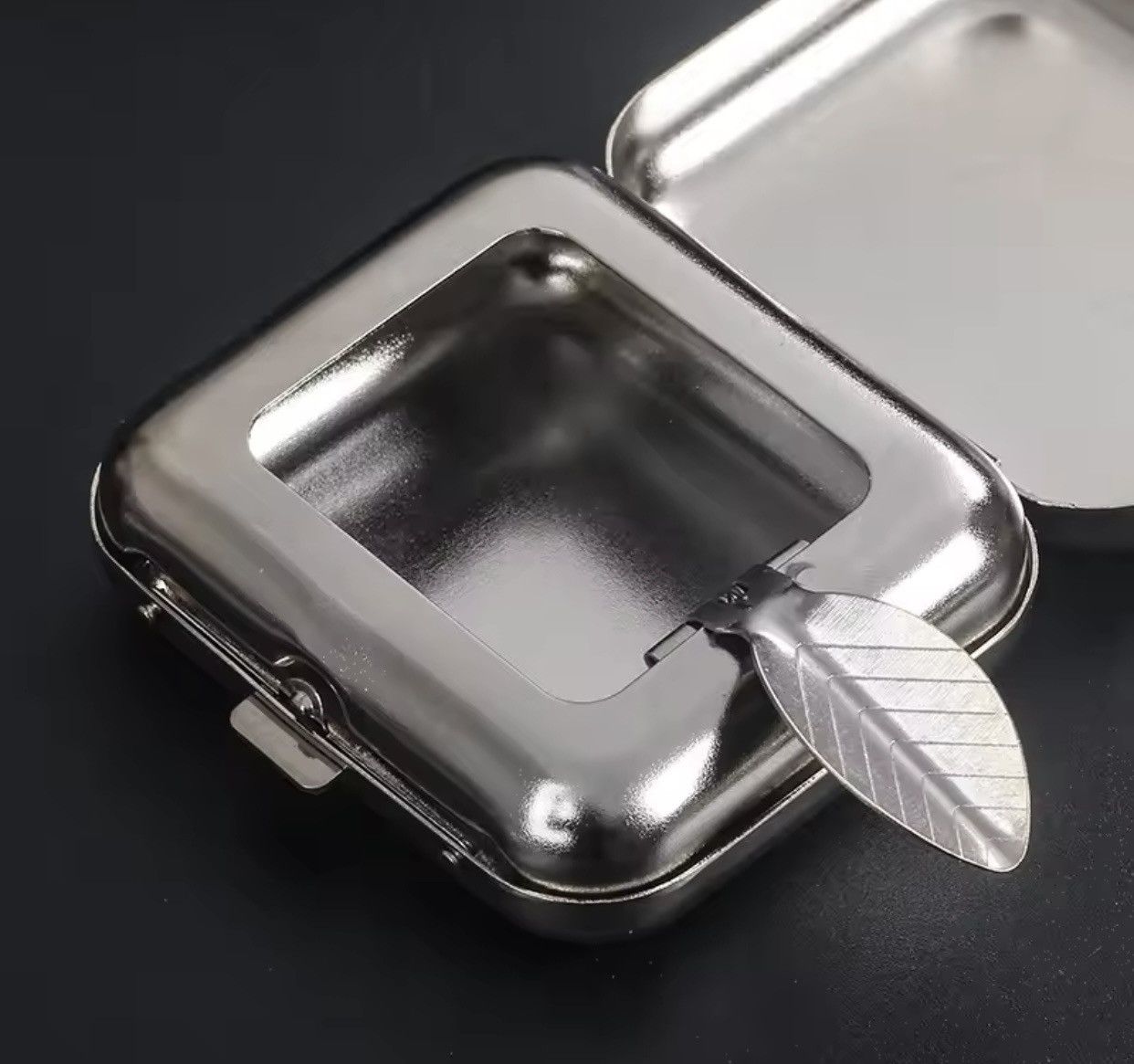 Vintage Portable Ashtray, Metal Pocket Ashtray Size ONE SIZE - 5 Thumbnail