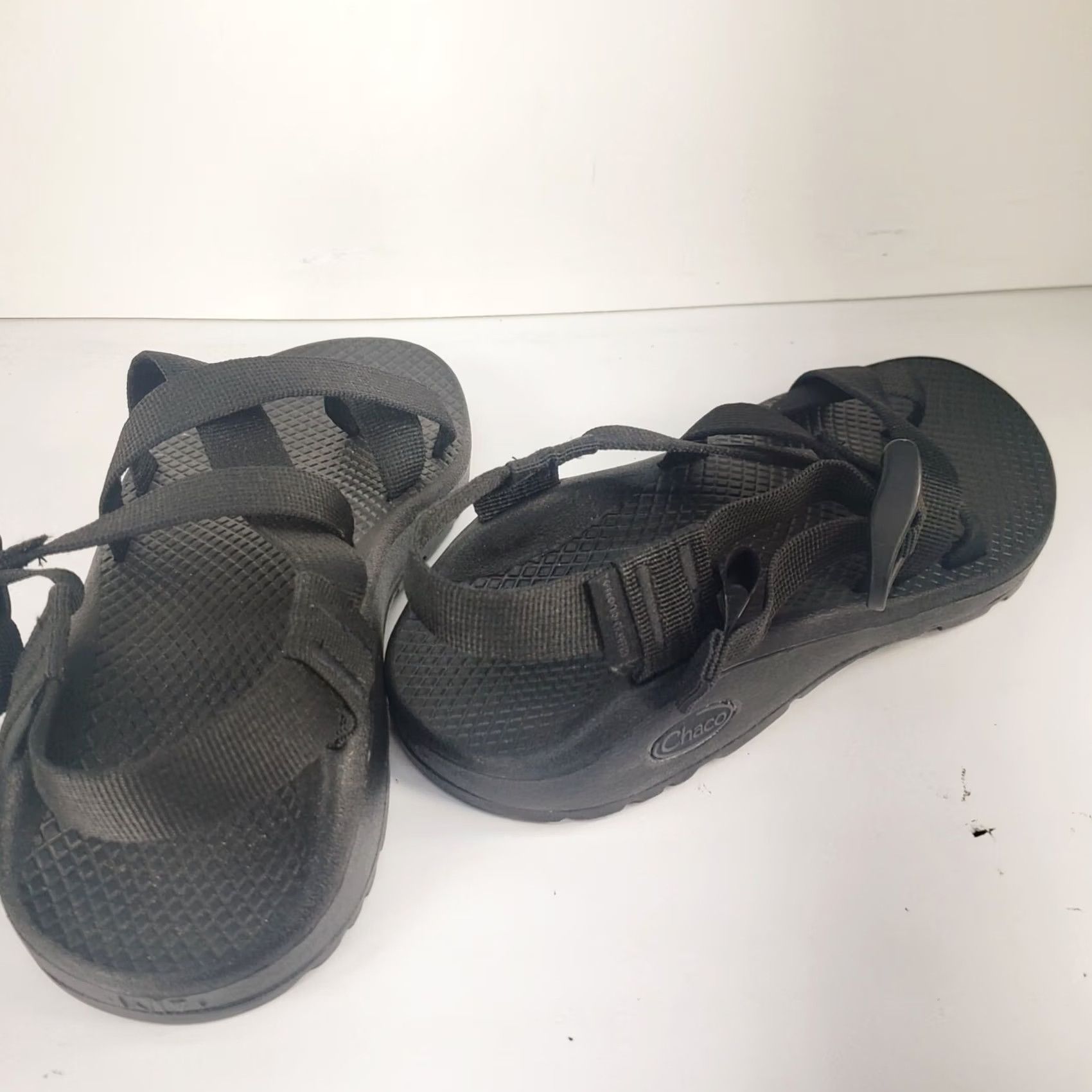 Chaco Chaco Sandals Womens Z/Cloud 2 Black Strappy Adjustable Buckle Toe Loop 7 Shoes Mens Girls? Size US 7 / IT 37 - 4 Thumbnail