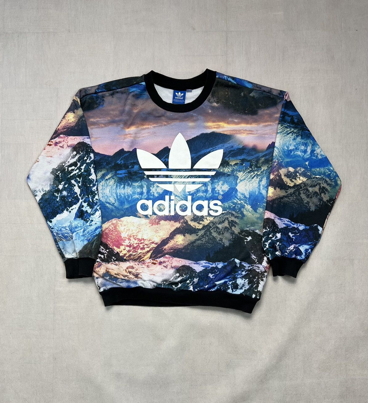 Adidas Sweatshirt Adidas Mountain big logo great rare Size US M / EU 48-50 / 2 - 1 Thumbnail