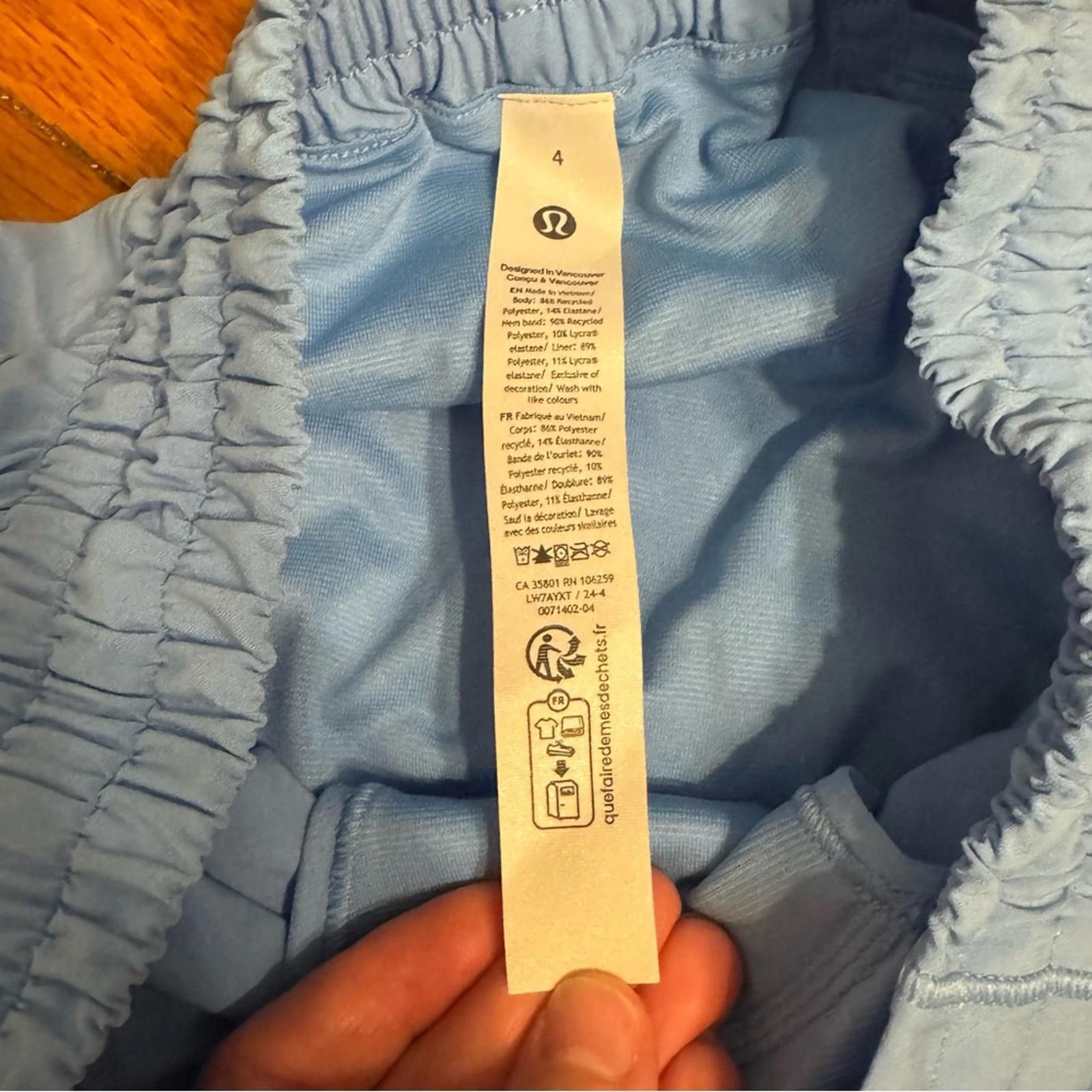 Lululemon Lululemon Athletica Hotty Hot Blue Shorts 4” Size 27" / US 4 / IT 40 - 3 Thumbnail