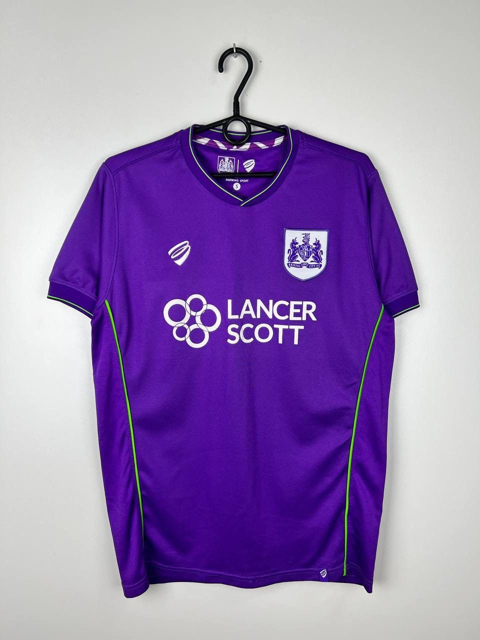 Vintage Bristol City Away Jersey t-shirts size M Size US M / EU 48-50 / 2 - 1 Thumbnail