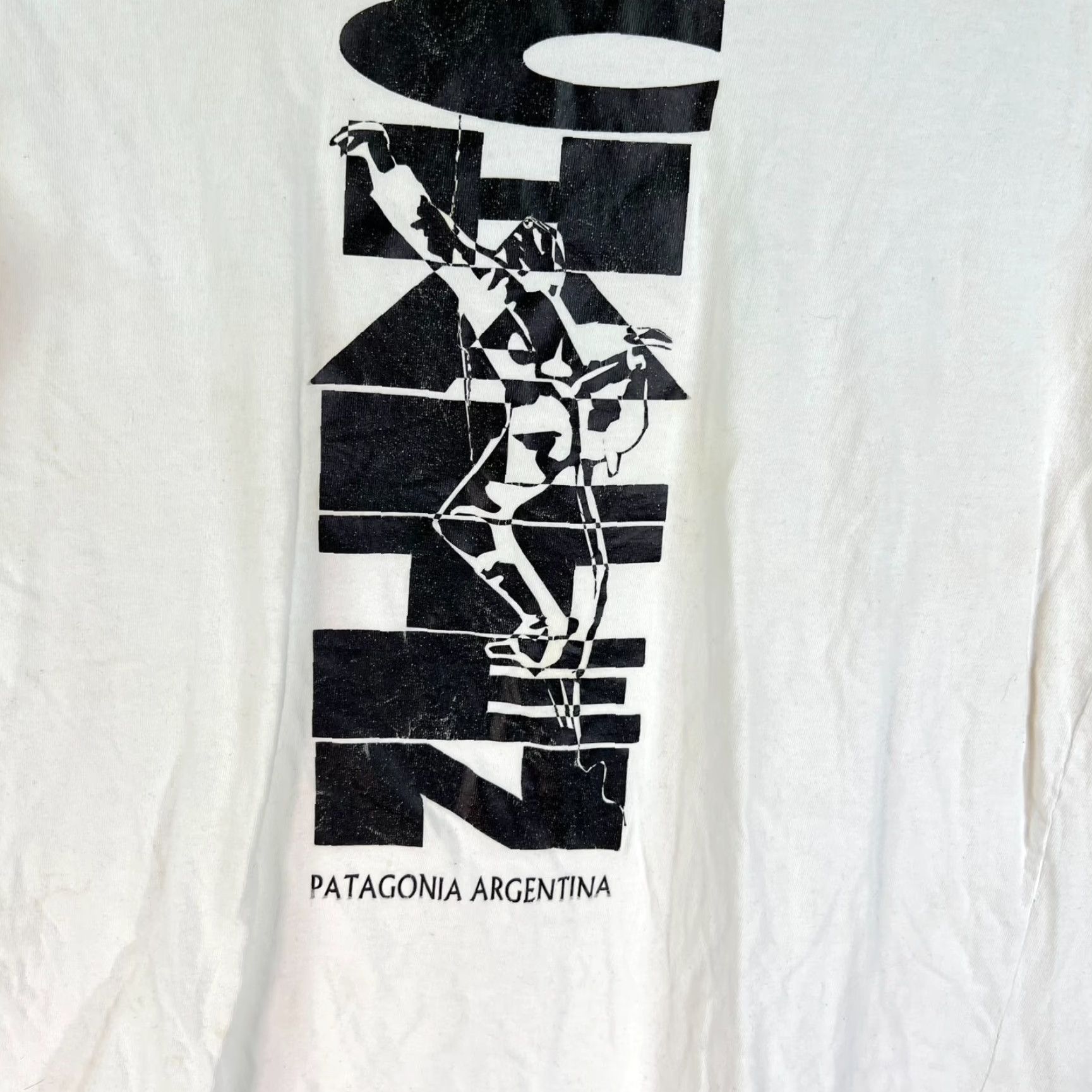 Patagonia VINTAGE Patagonia Argentina Graphic T Shirt Adult Size L White Narocca Tag Size US L / EU 52-54 / 3 - 2 Thumbnail